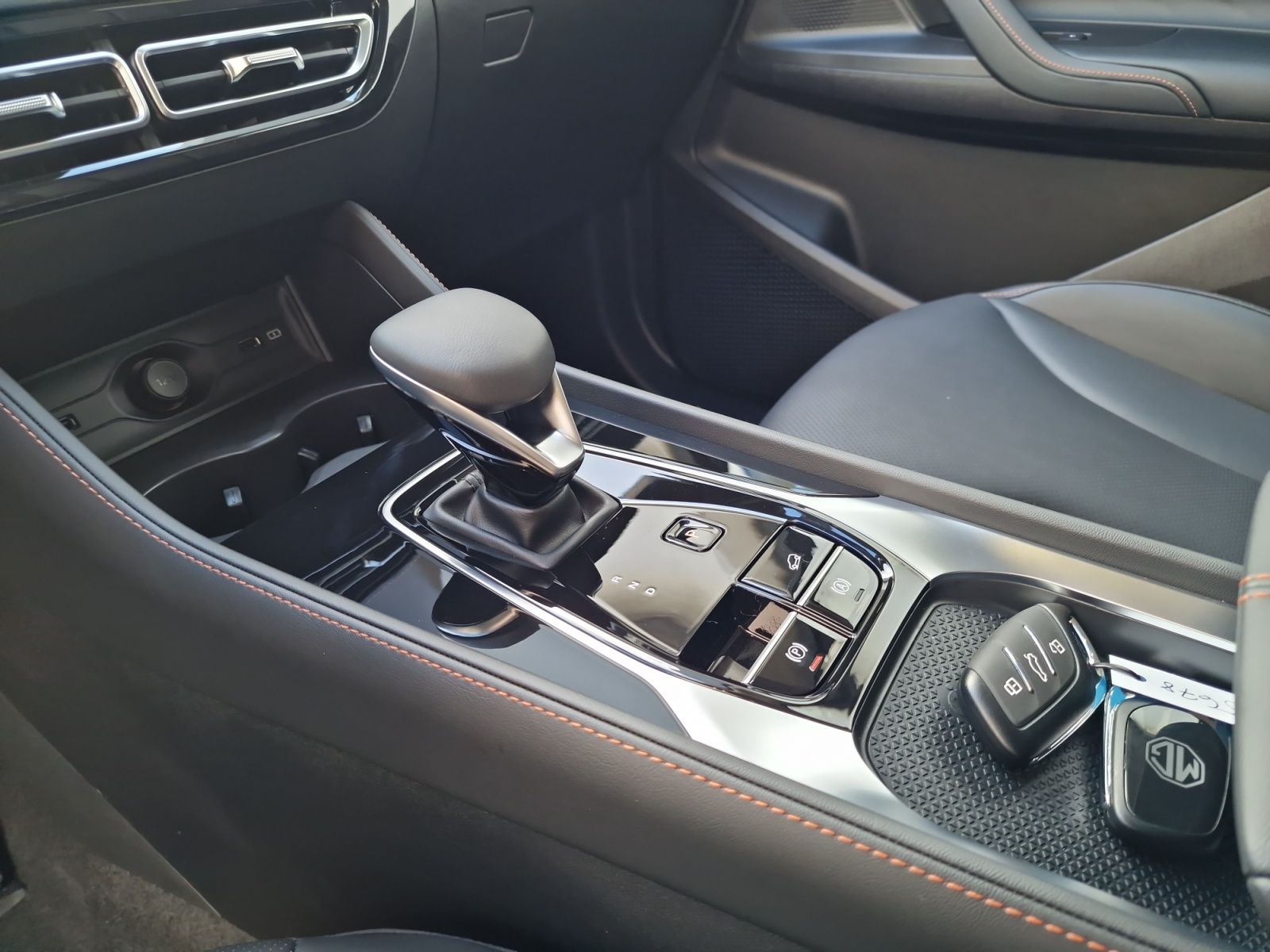 MG HS 1.5 T Plug-In-Hybrid Luxury Reichweite 103 km-image-17