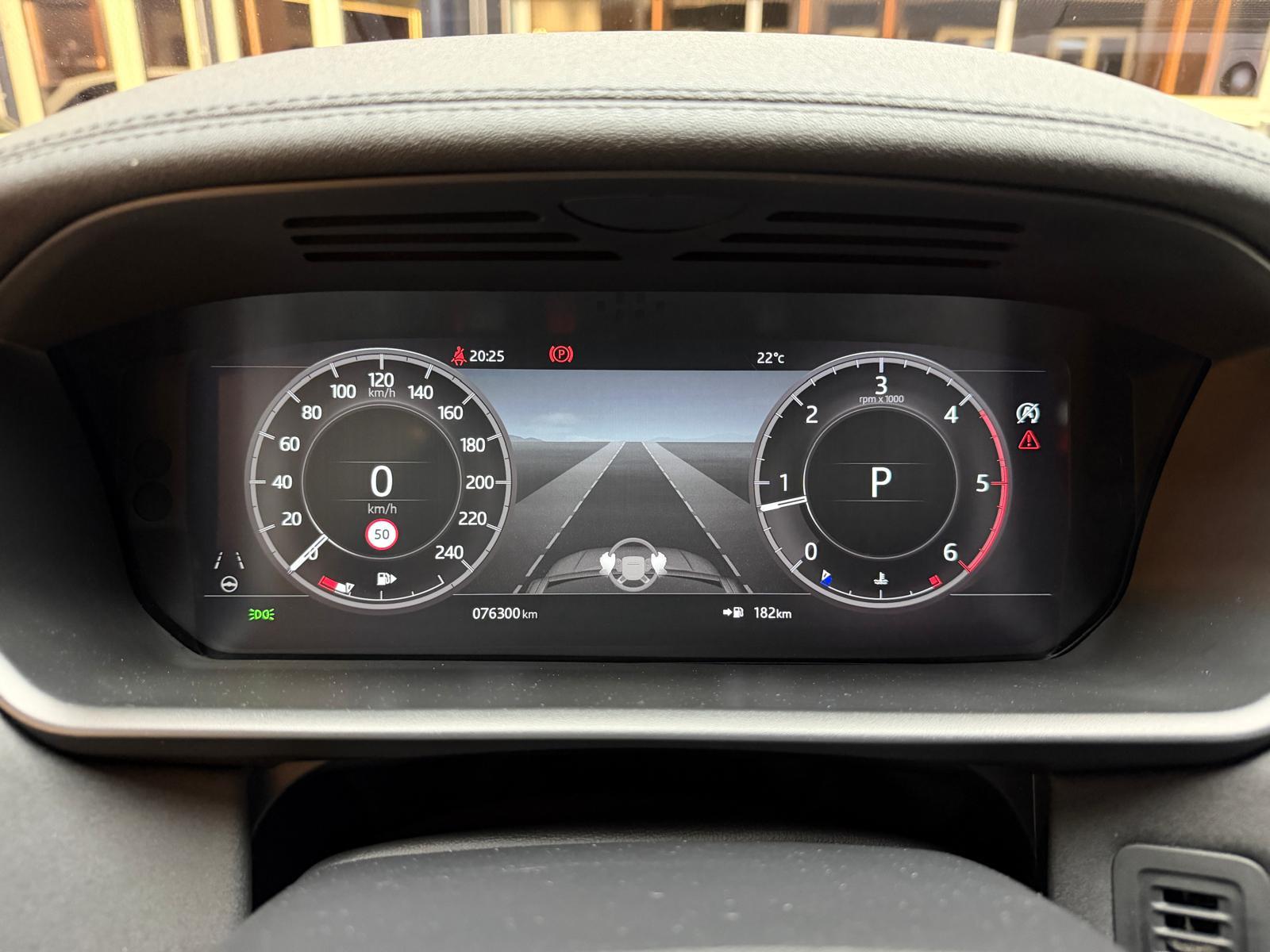LAND ROVER Discovery 2.0 SD4 HSE-image-25