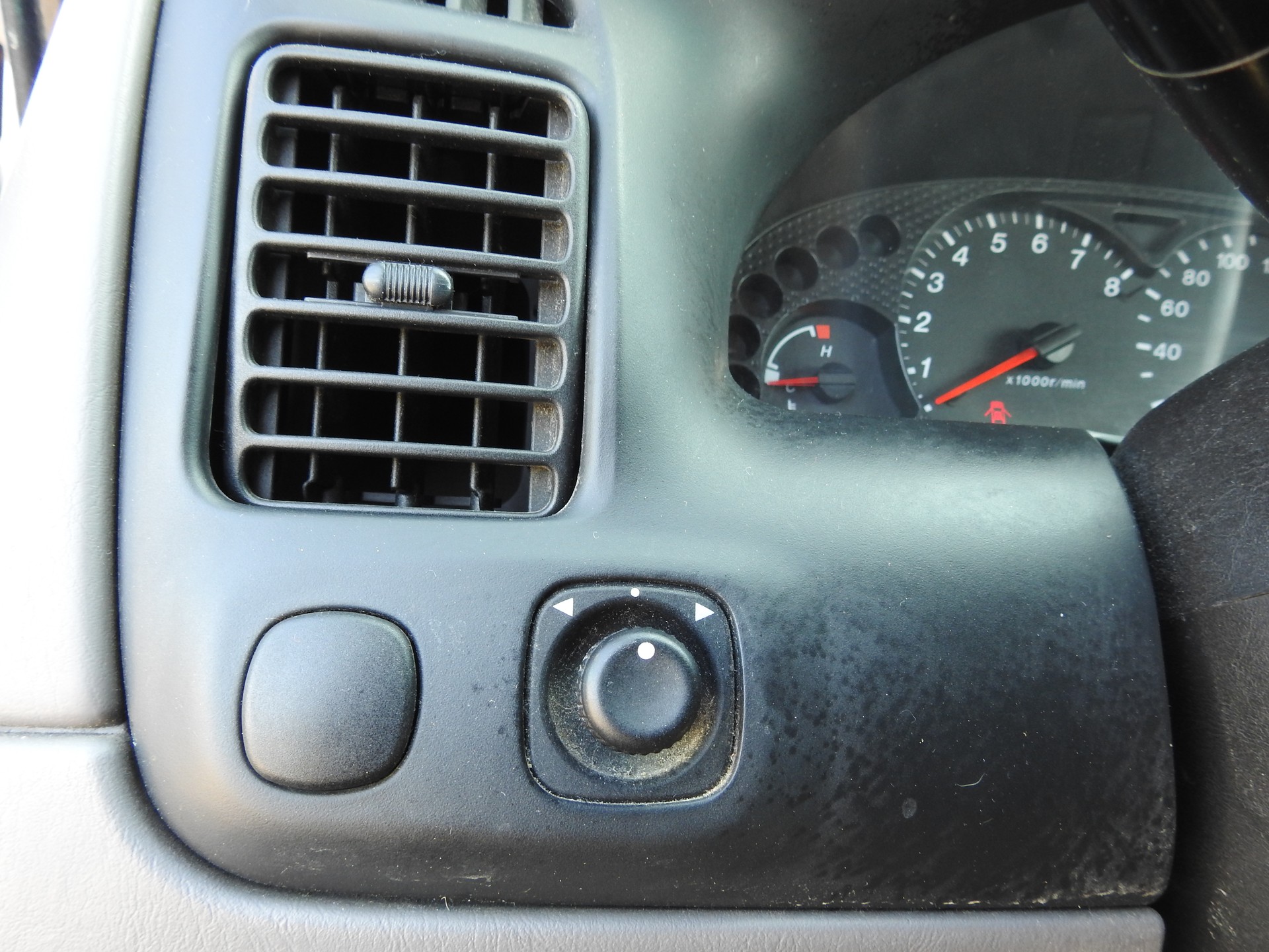 MAZDA Tribute 2.0 16V Comfort-image-24