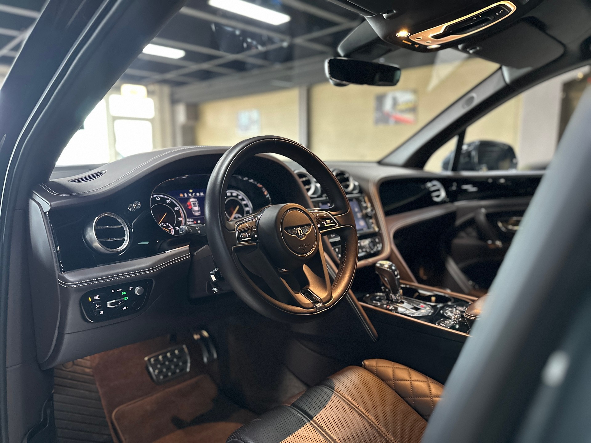 BENTLEY Bentayga W12-image-8