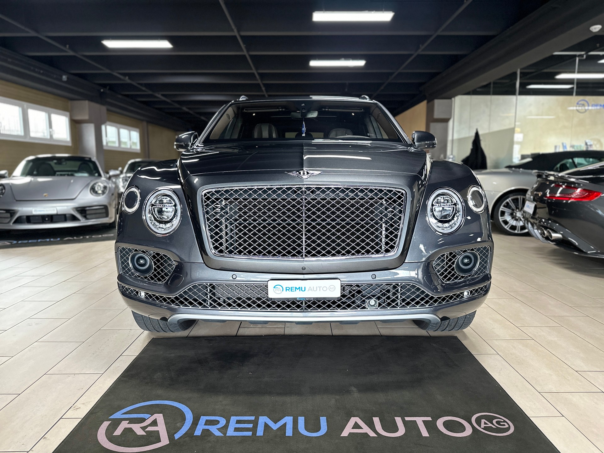 BENTLEY Bentayga W12-image-3