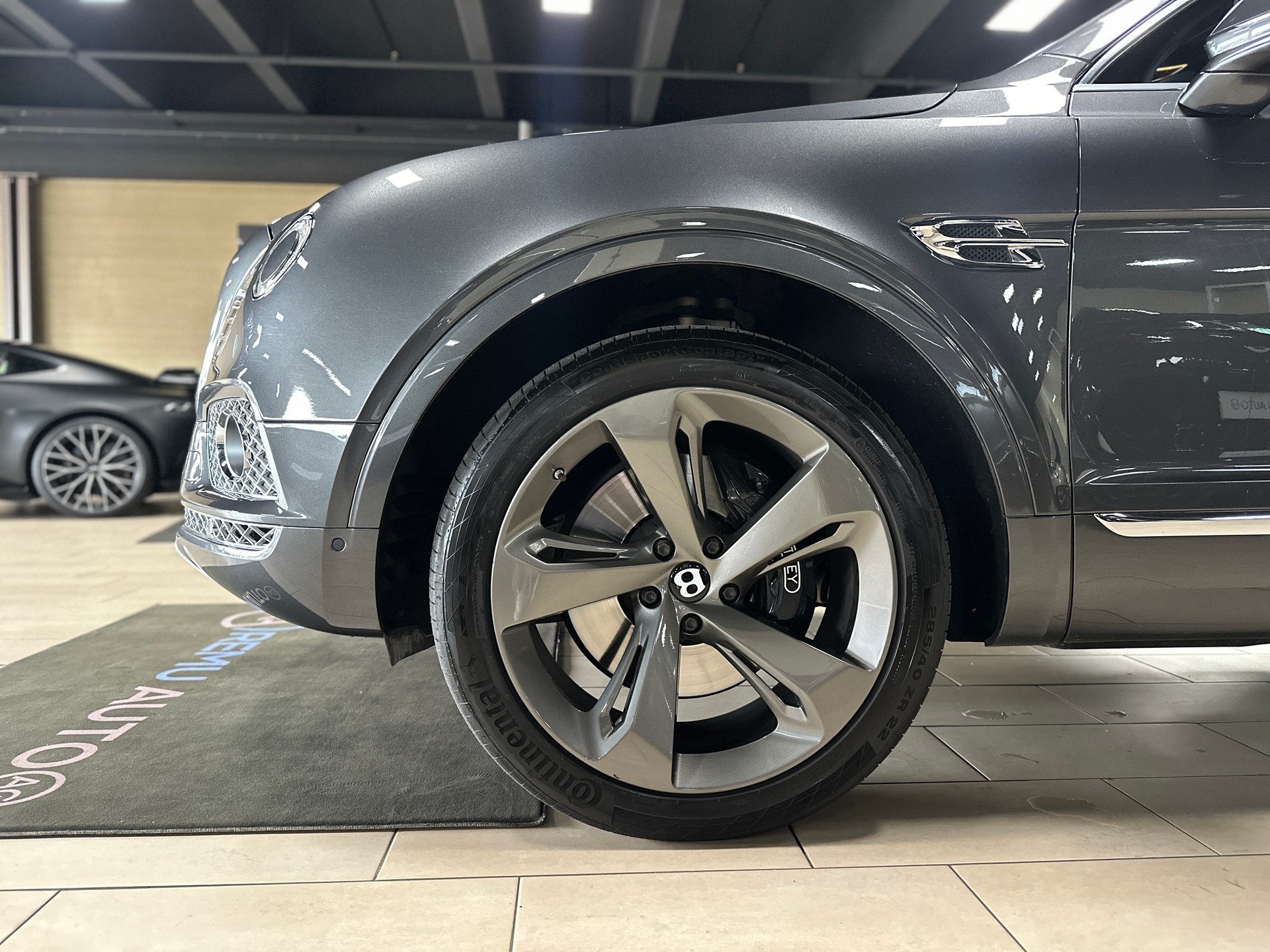 BENTLEY Bentayga W12-image-4