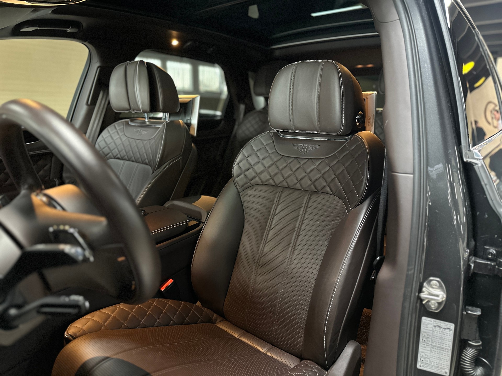 BENTLEY Bentayga W12-image-9