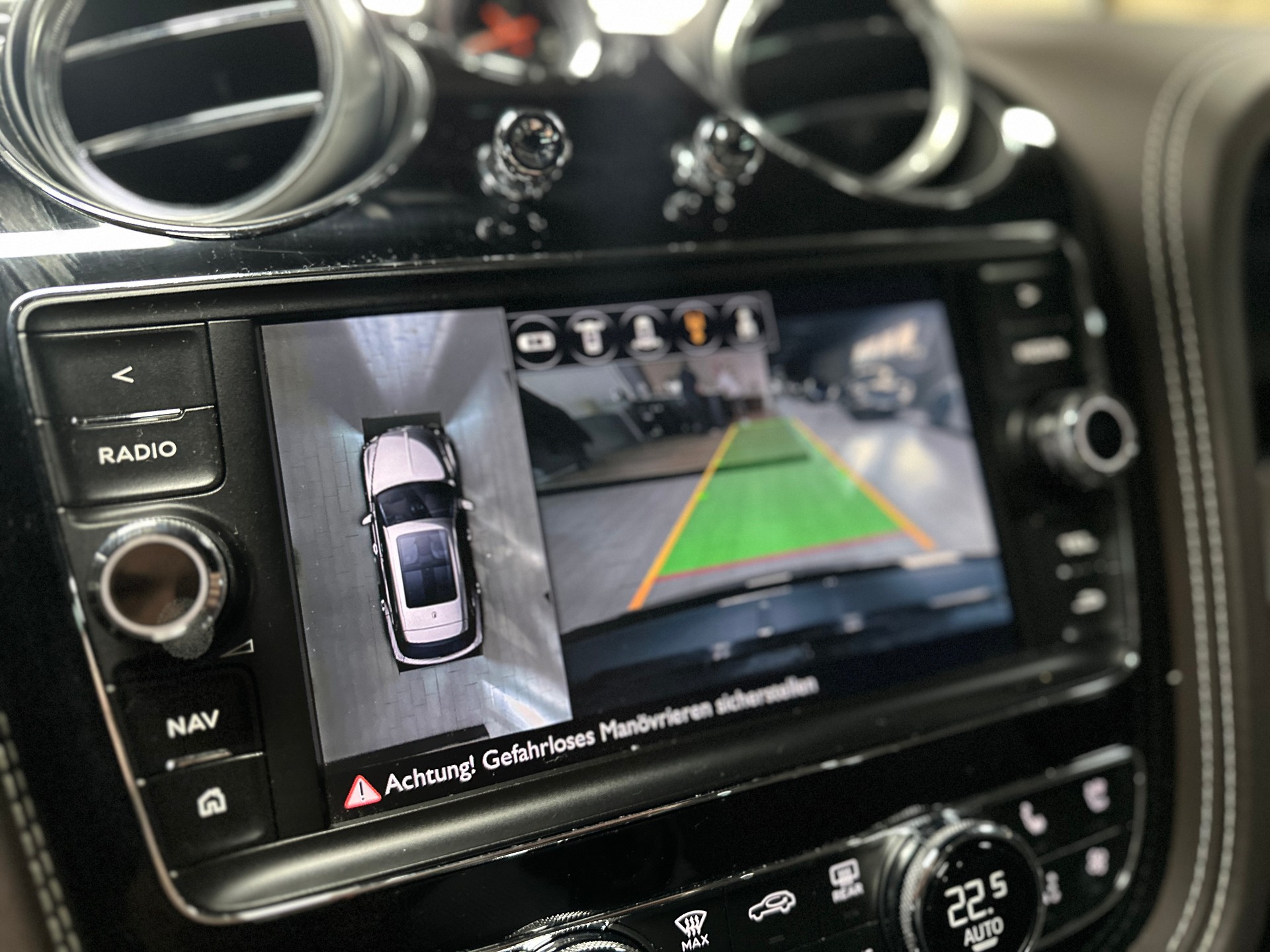 BENTLEY Bentayga W12-image-15