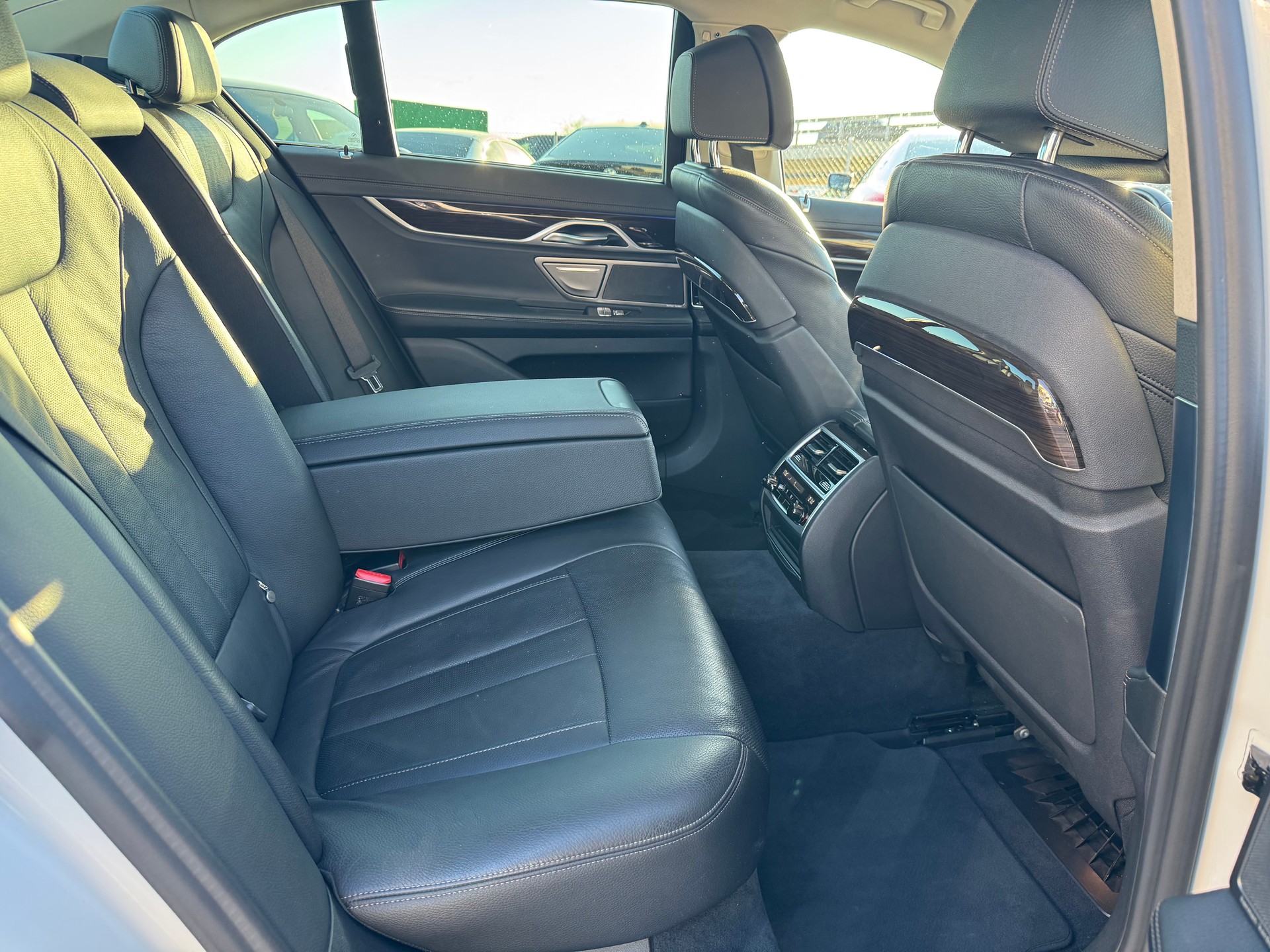BMW 730d xDrive Steptronic White CH auto🇨🇭garantie 2 ans-image-12