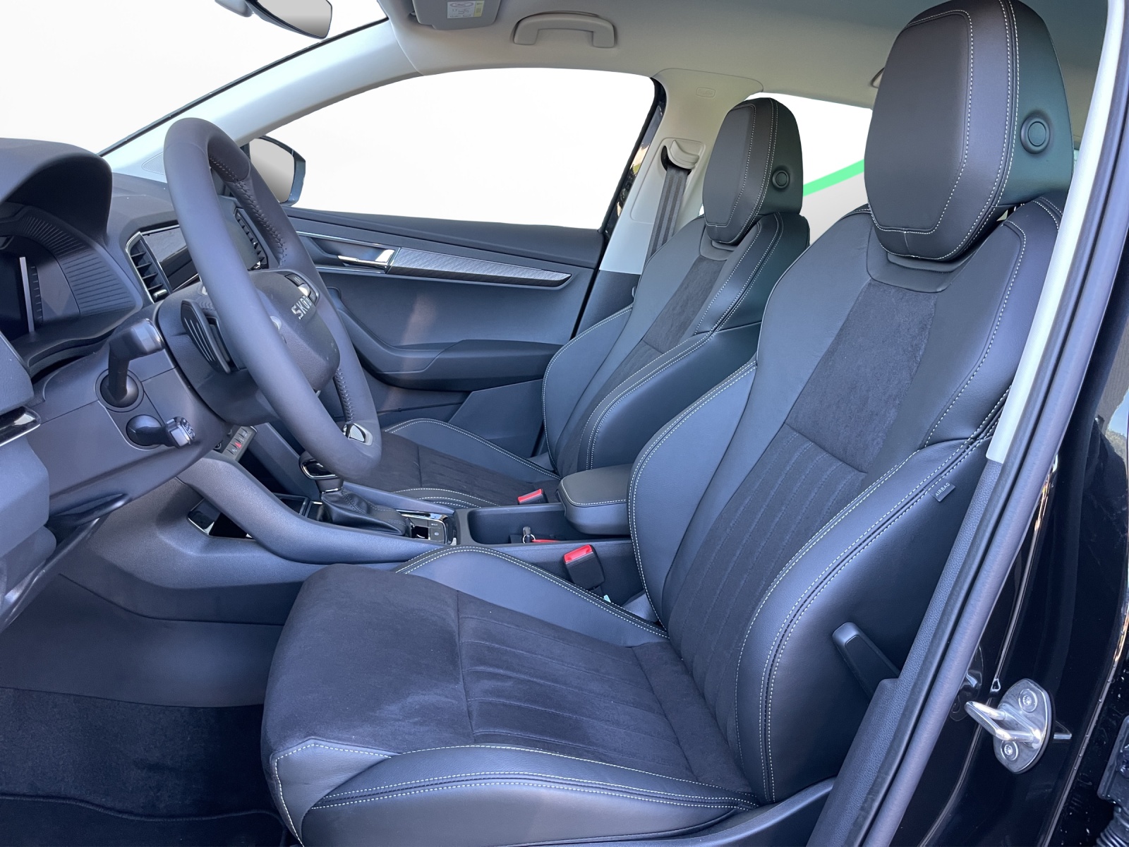 SKODA Karoq 1.5 TSI Dynamic DSG-image-6