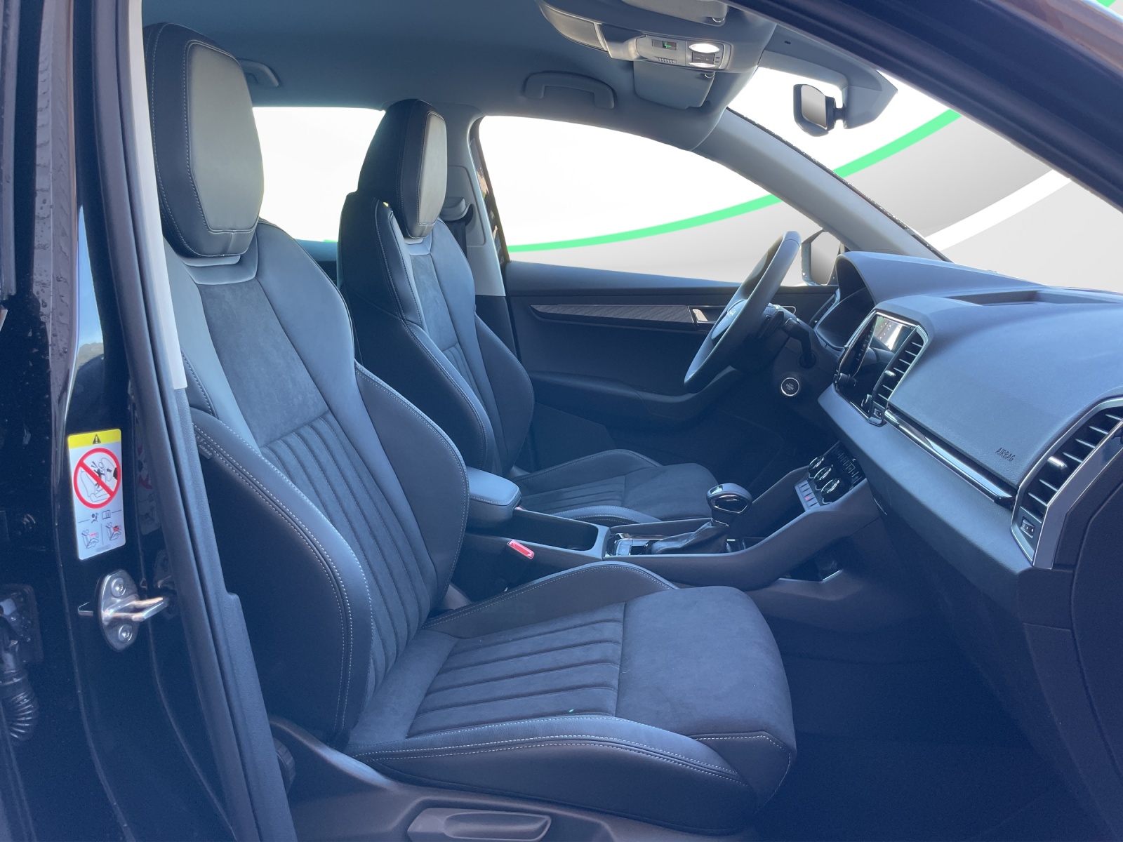 SKODA Karoq 1.5 TSI Dynamic DSG-image-12