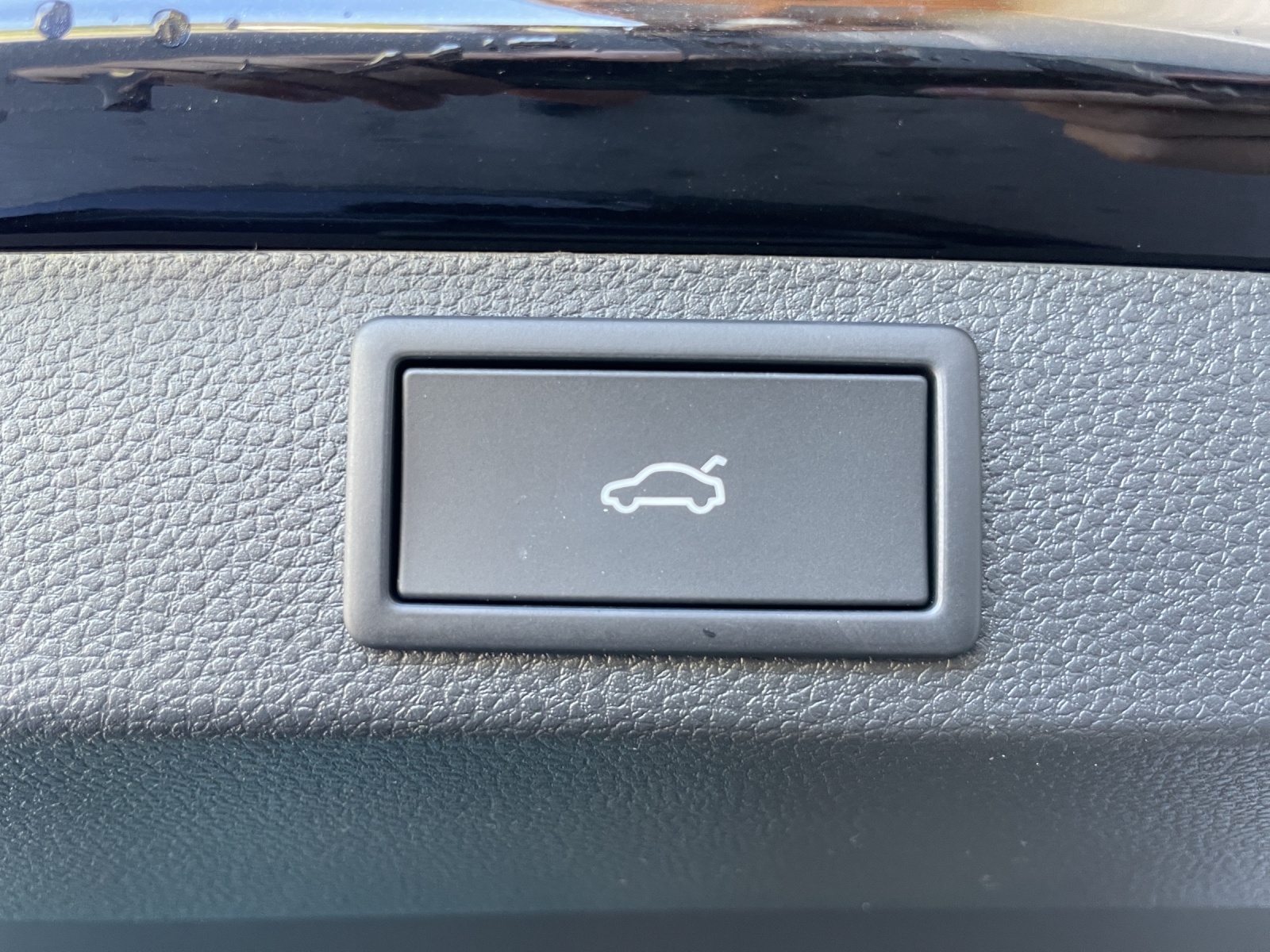 SKODA Karoq 1.5 TSI Dynamic DSG-image-17