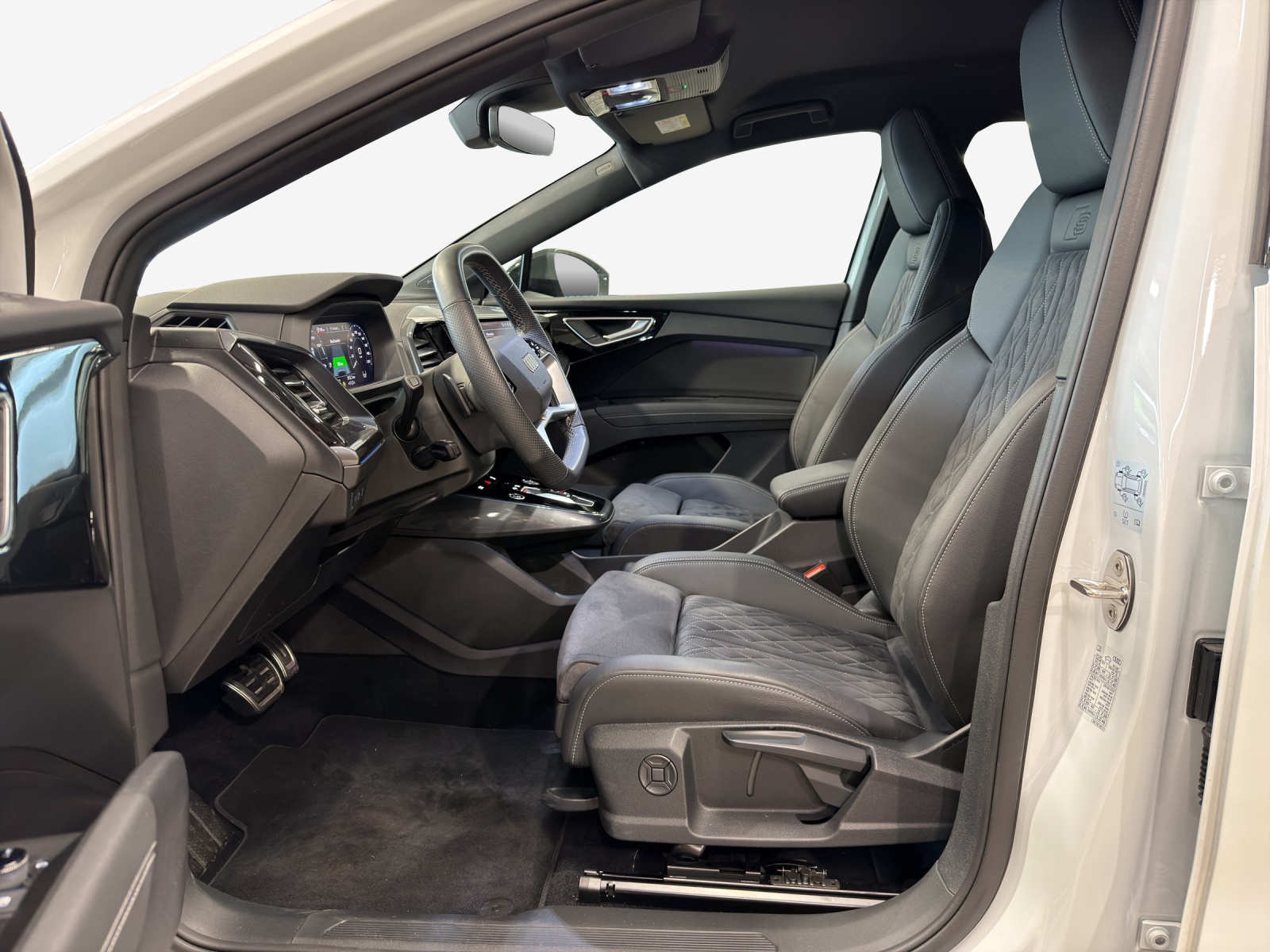AUDI Q4 Sportback e-tron 50 quattro-image-8