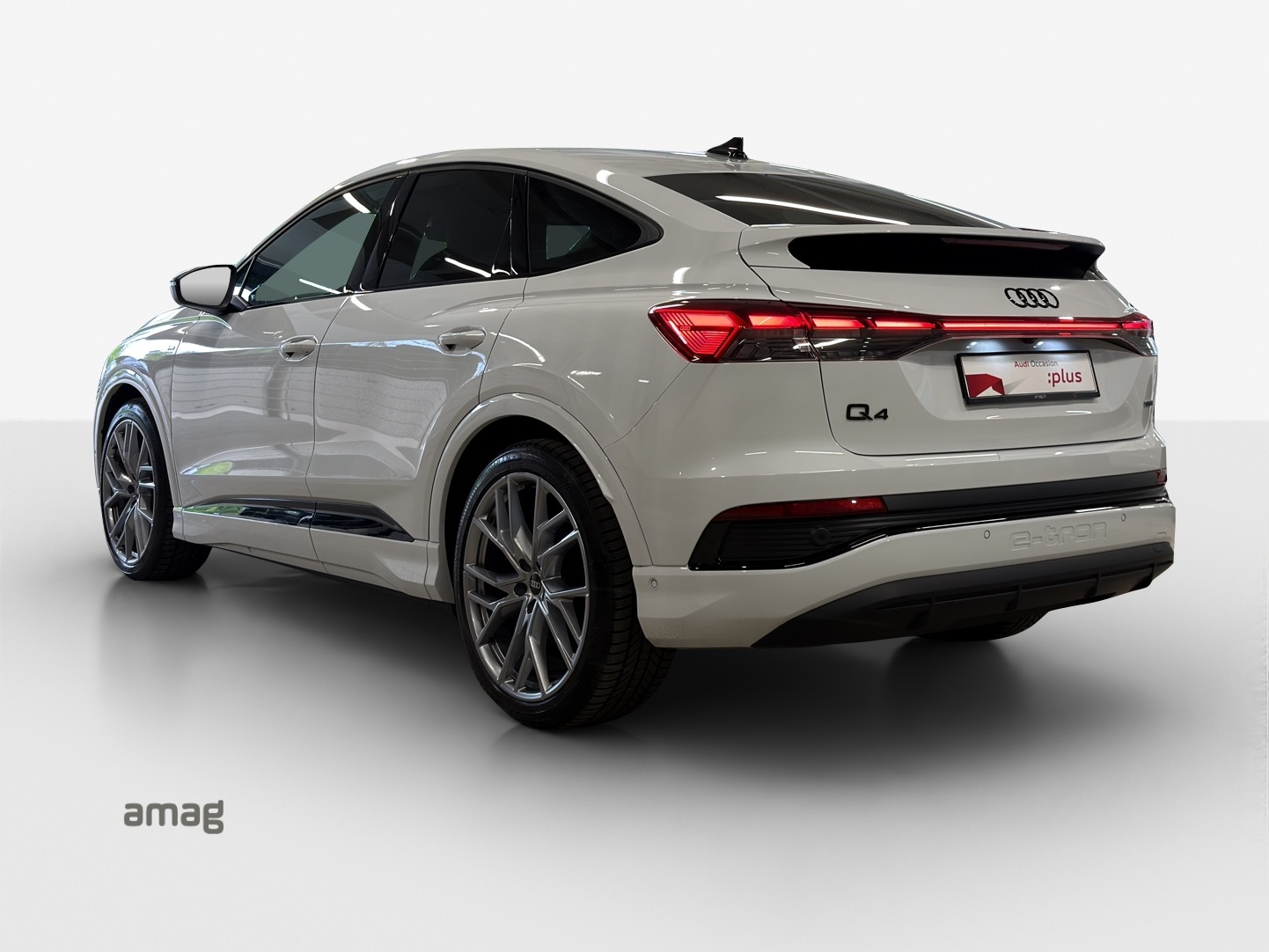 AUDI Q4 Sportback e-tron 50 quattro-image-2