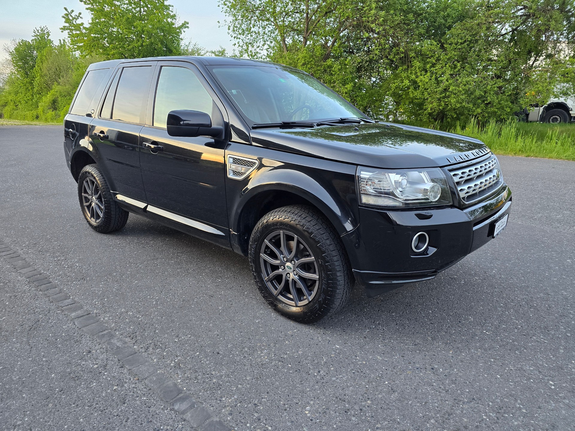 LAND ROVER Freelander 2.2 SD4 Dynamic Automatic-showroom-element-1