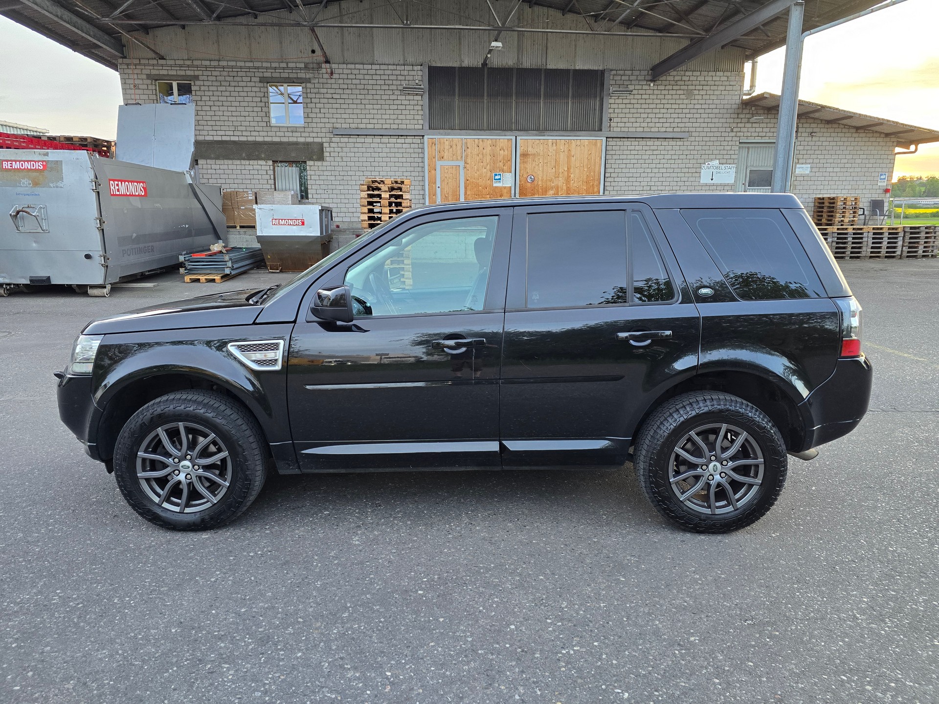 LAND ROVER Freelander 2.2 SD4 Dynamic Automatic-image-7
