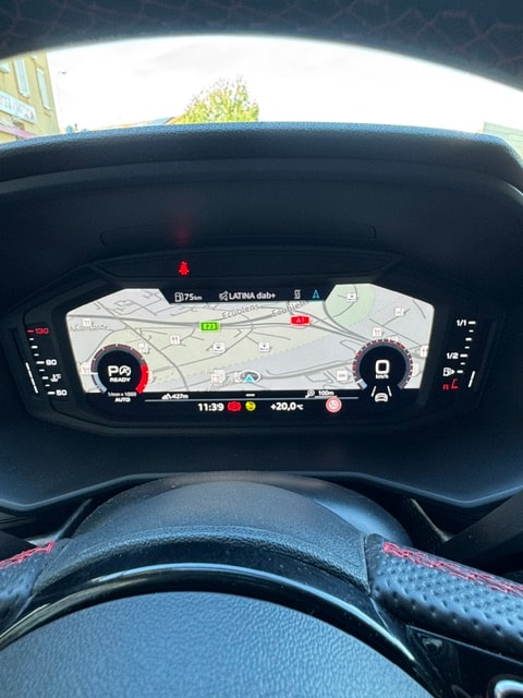 AUDI A1 Sportback 35 TFSI S Line S-tronic-image-11