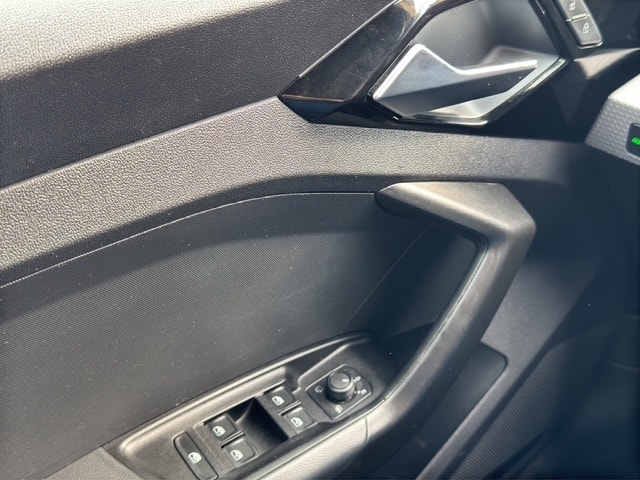 AUDI A1 Sportback 35 TFSI S Line S-tronic-image-23
