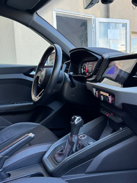 AUDI A1 Sportback 35 TFSI S Line S-tronic-image-8