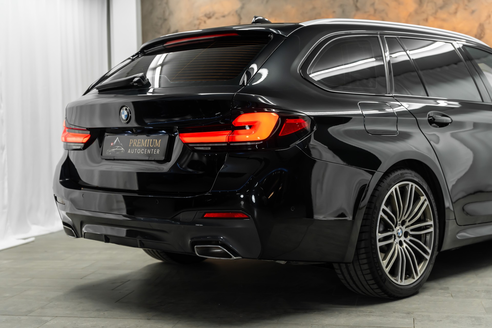 BMW 530i xDrive 48V Touring M Sport Steptronic *Facelift*Panorama*Head-Up*Leder*-image-8