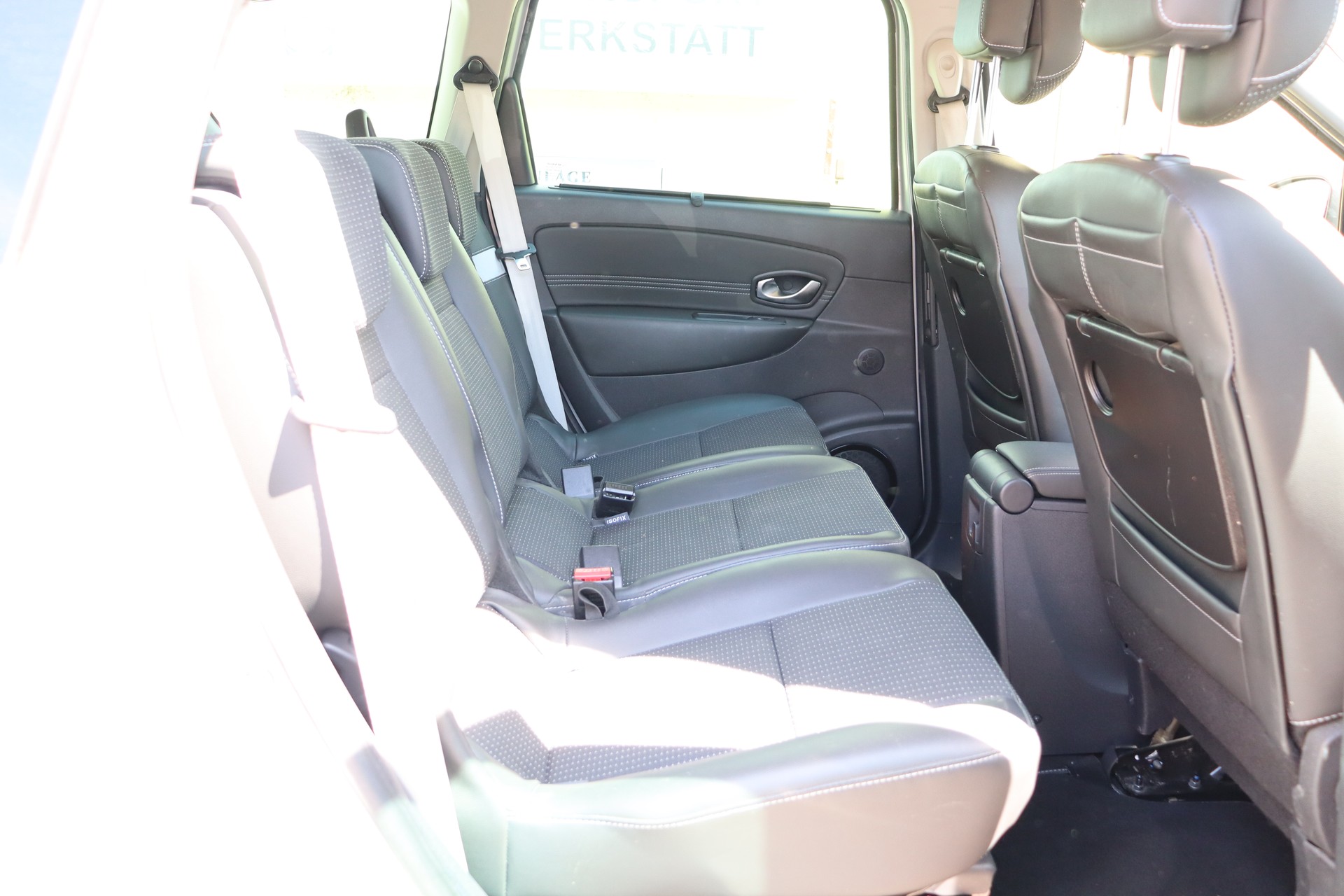 RENAULT Grand Scénic 1.4 16V Turbo Bose-image-13