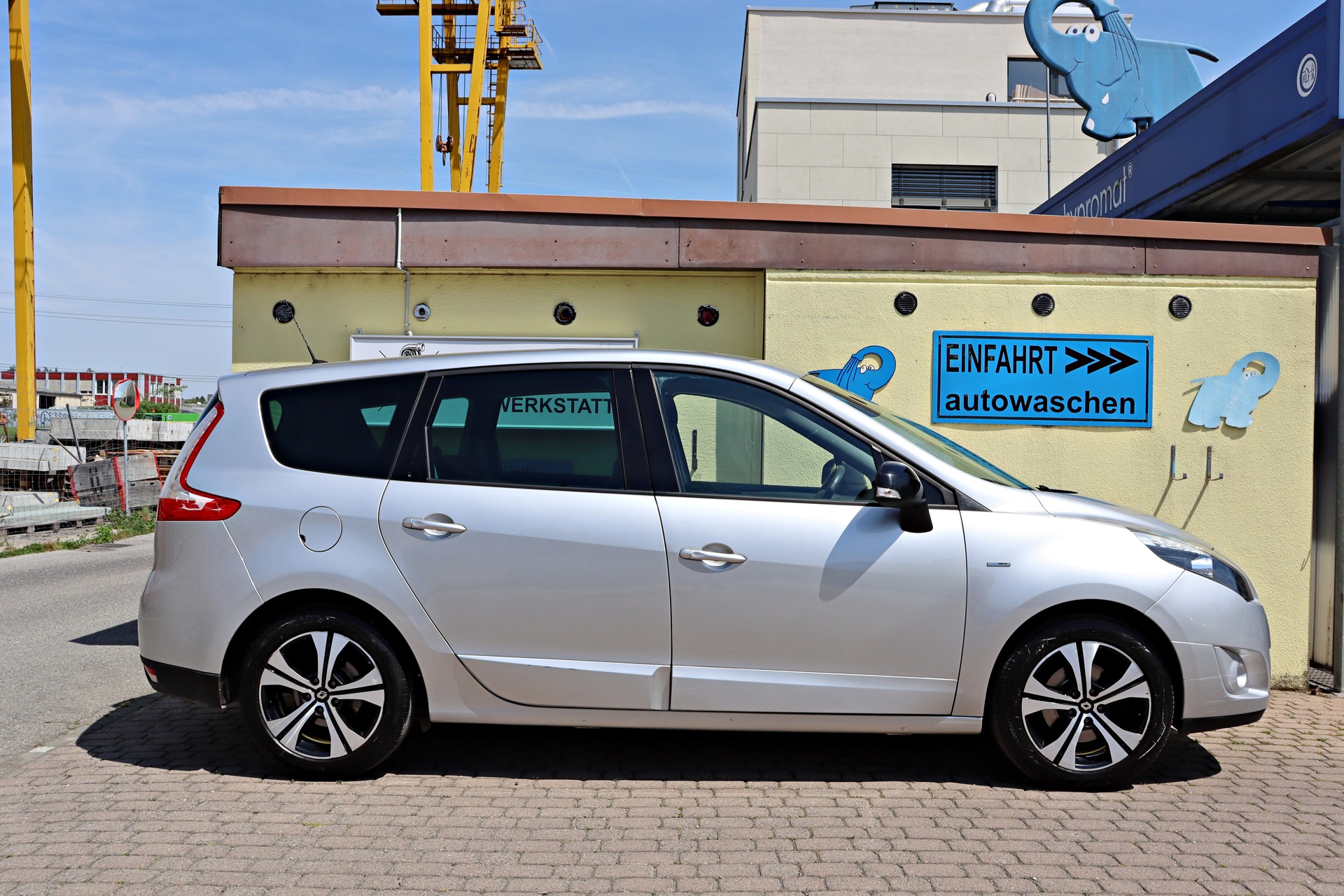 RENAULT Grand Scénic 1.4 16V Turbo Bose-image-4