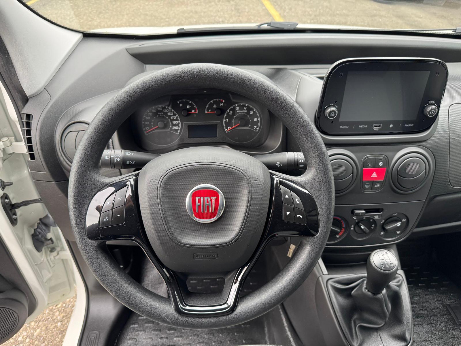 FIAT Fiorino 1.3 MJ Adventure-image-2