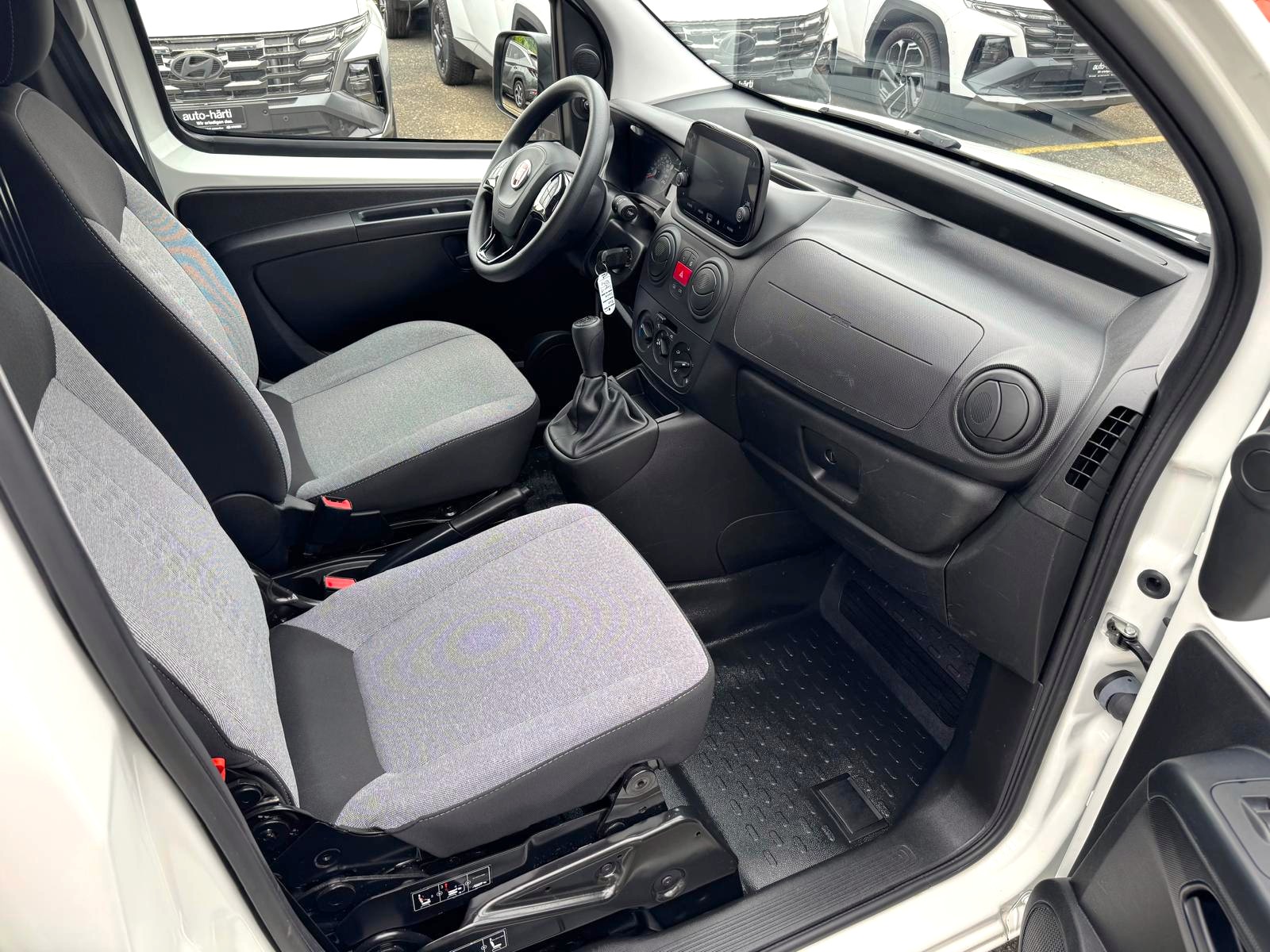 FIAT Fiorino 1.3 MJ Adventure-image-3