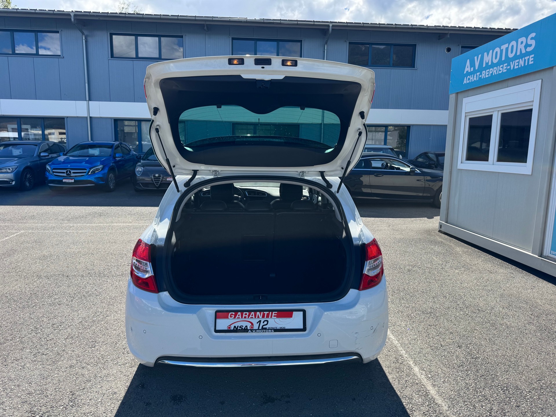 CITROEN C4 Berline 1.6 THP Exclusive EGS6-image-6