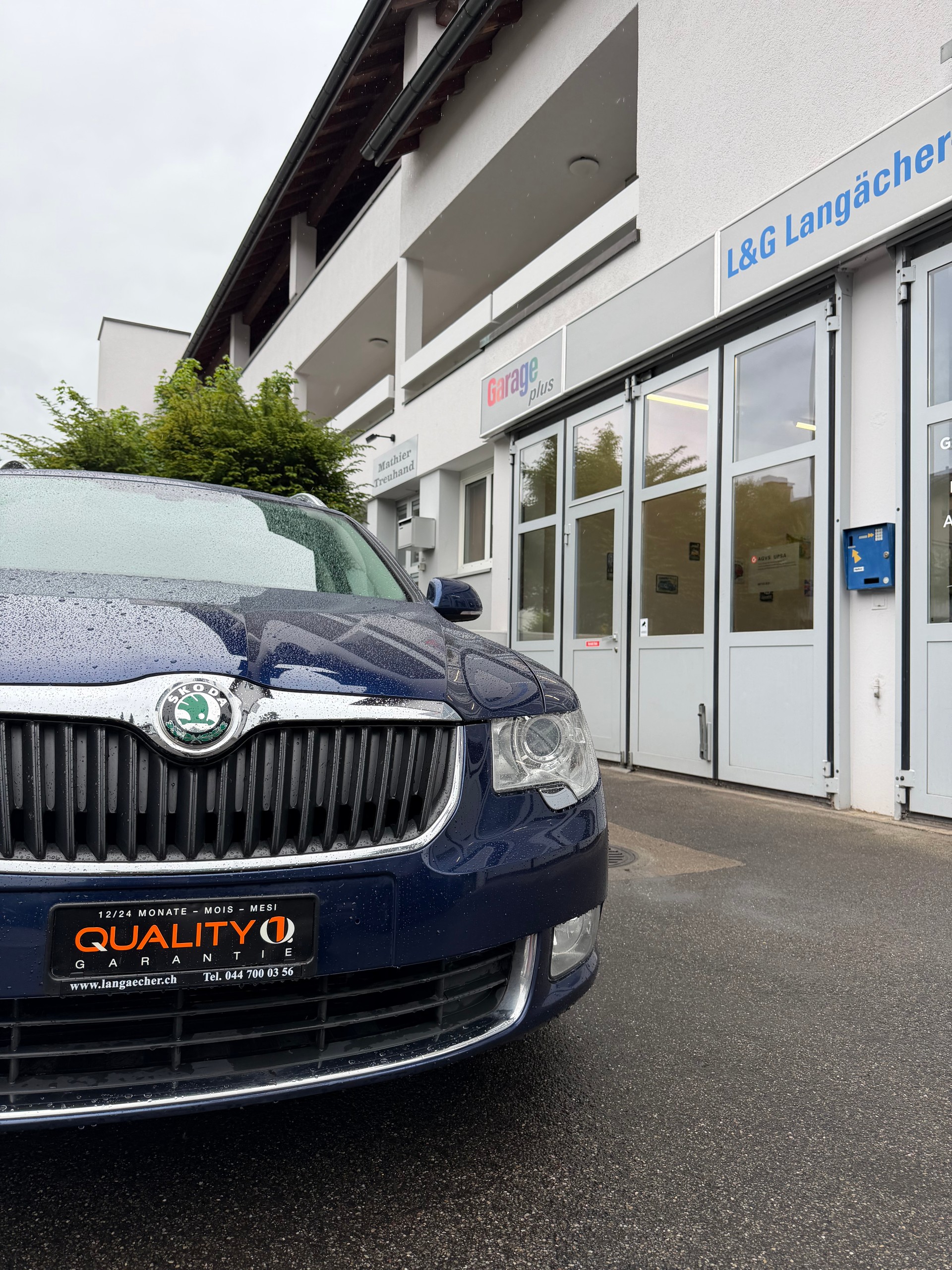 SKODA Superb Combi 1.8 TSI Ambition DSG-image-14