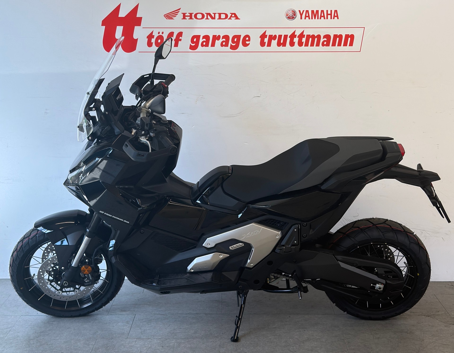 HONDA X-ADV 750 (35kW)-showroom-element-1