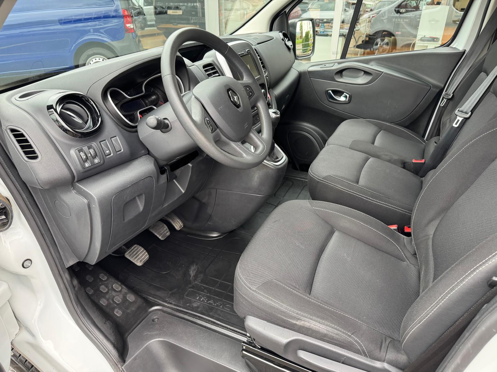RENAULT Trafic 2.0 dCi 120 3.0t Business L1H1-image-1