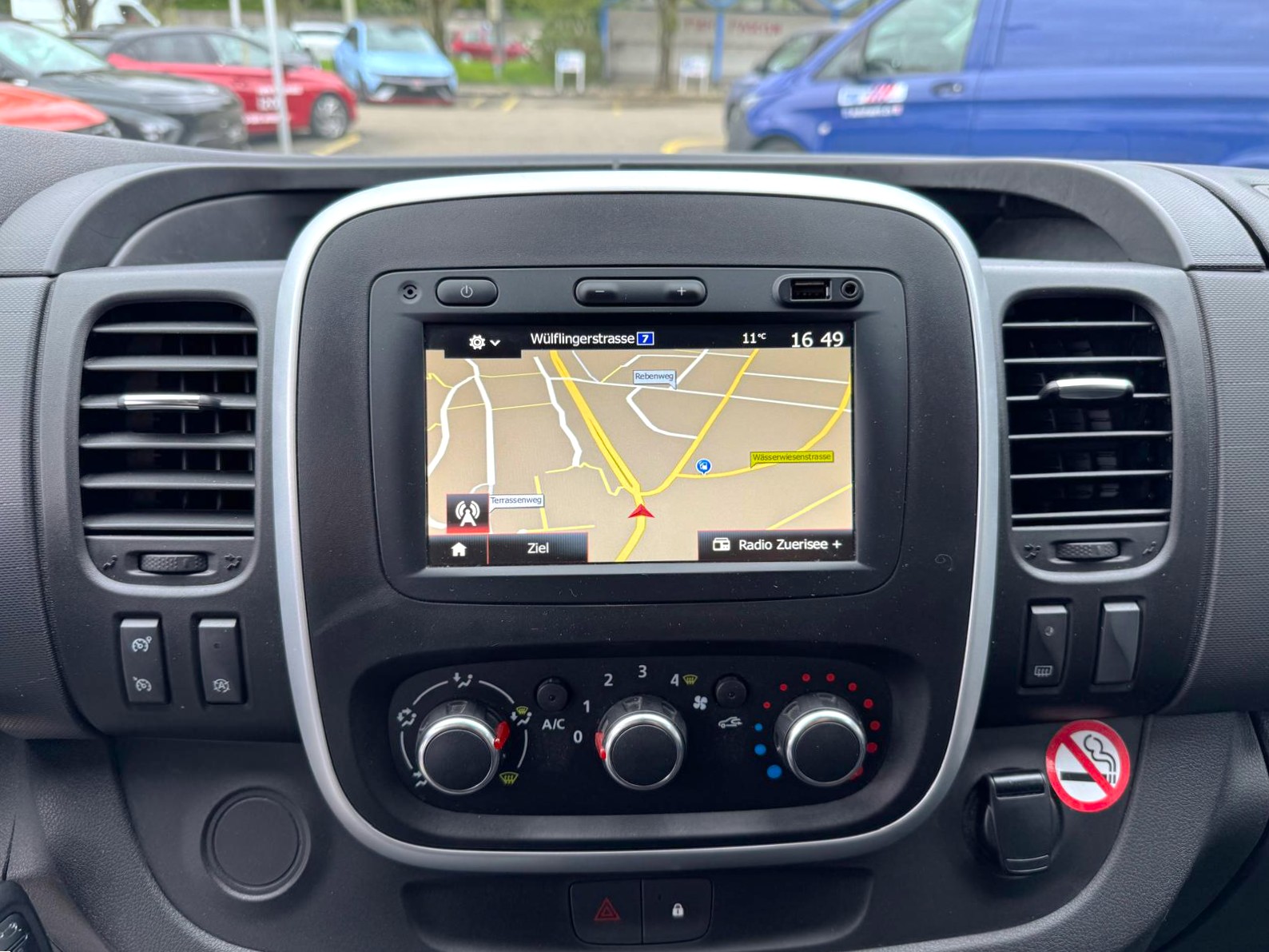 RENAULT Trafic 2.0 dCi 120 3.0t Business L1H1-image-4