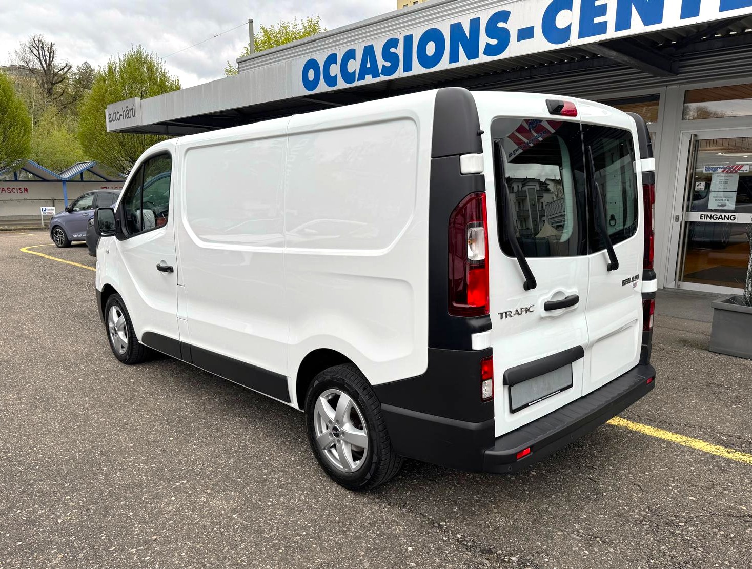 RENAULT Trafic 2.0 dCi 120 3.0t Business L1H1-image-13