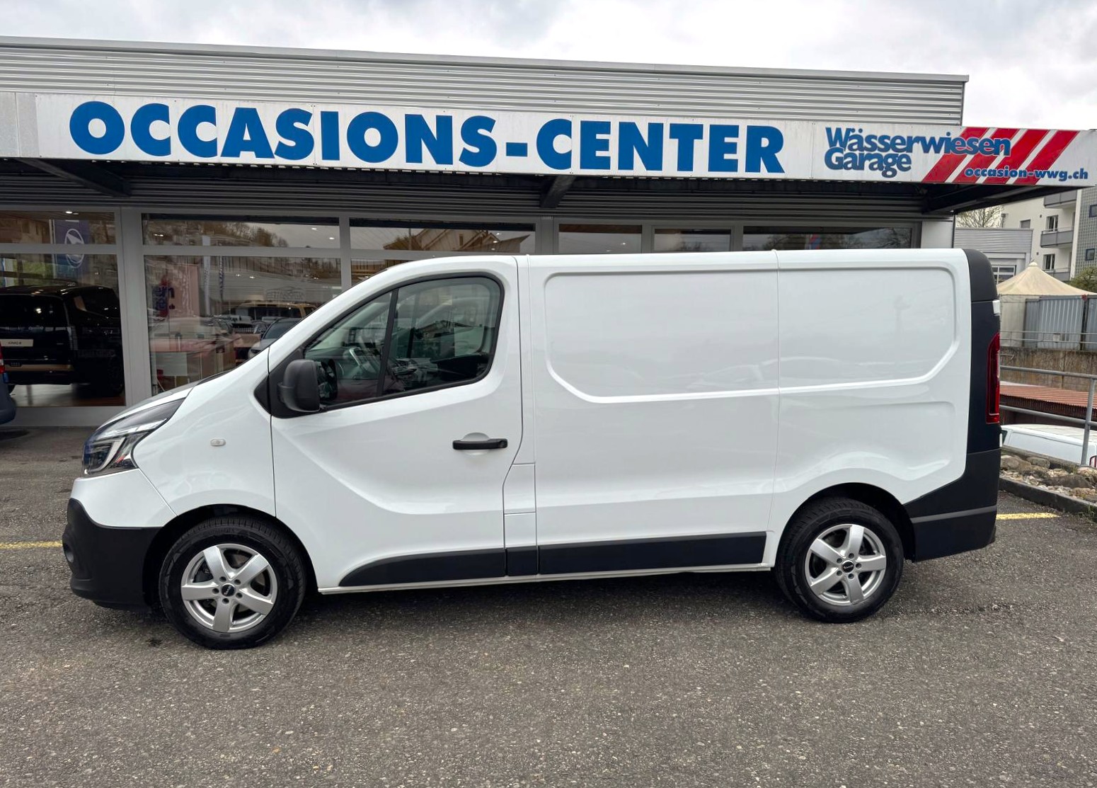 RENAULT Trafic 2.0 dCi 120 3.0t Business L1H1-image-12