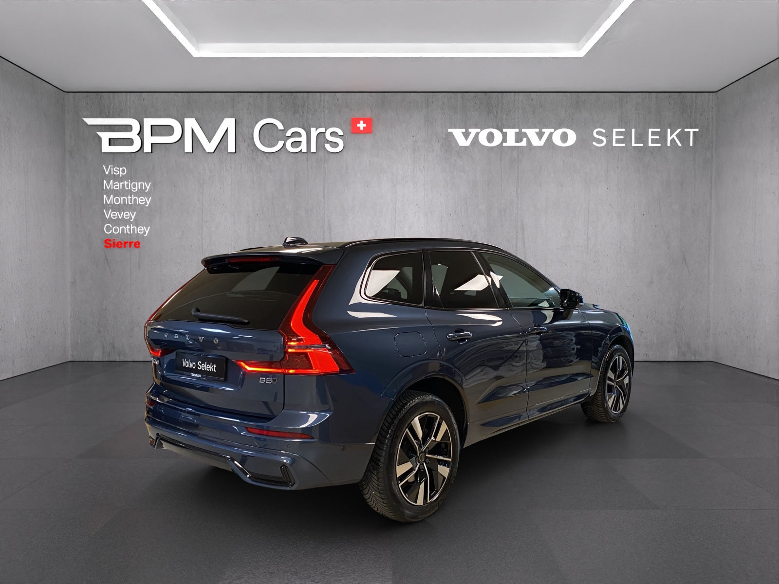 VOLVO XC60 B5 Benzin Mild Hybrid AWD Plus Dark Geartronic-image-1