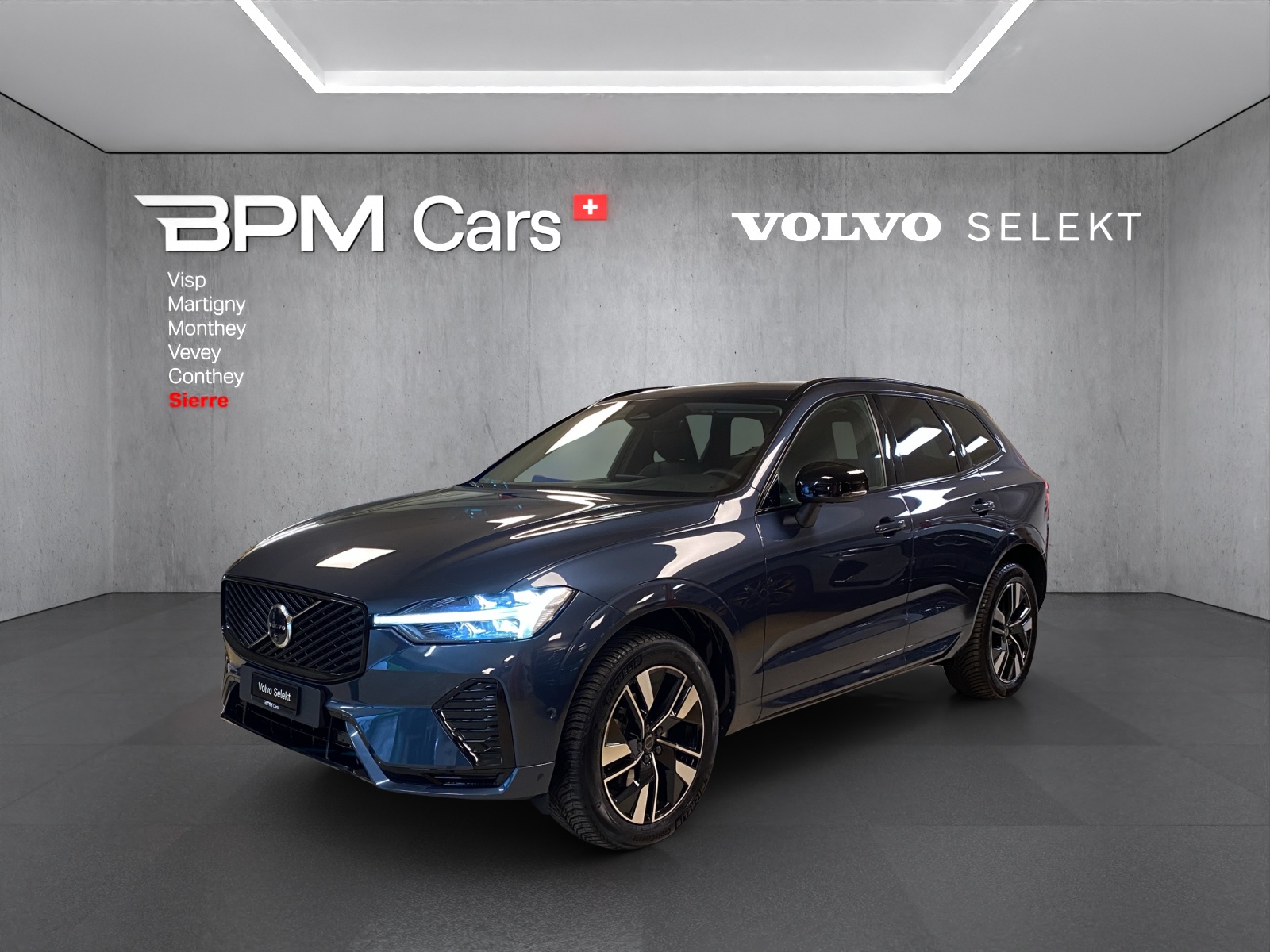 VOLVO XC60 B5 Benzin Mild Hybrid AWD Plus Dark Geartronic-image-0