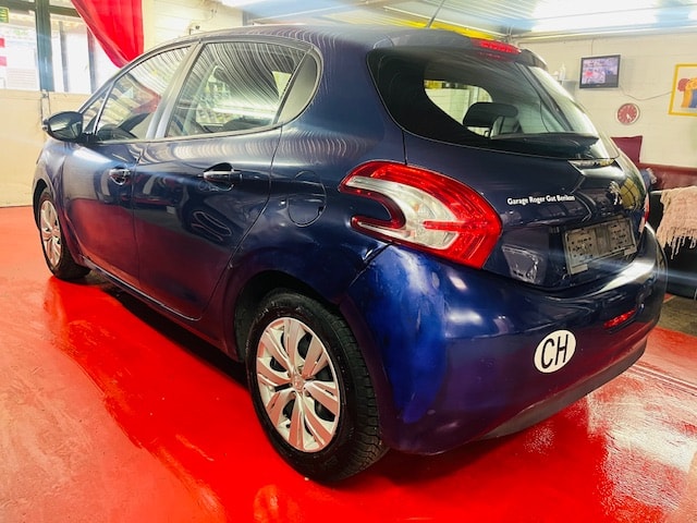 PEUGEOT 208 1.2 VTI Access-image-4