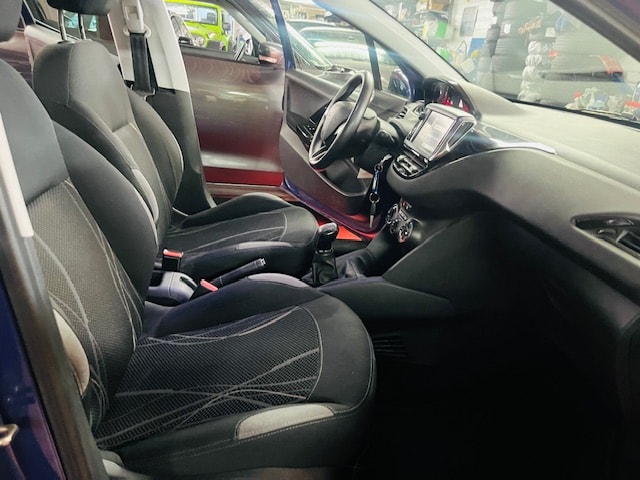 PEUGEOT 208 1.2 VTI Access-image-14