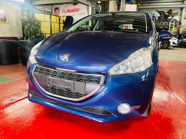 PEUGEOT 208 1.2 VTI Access-image-0