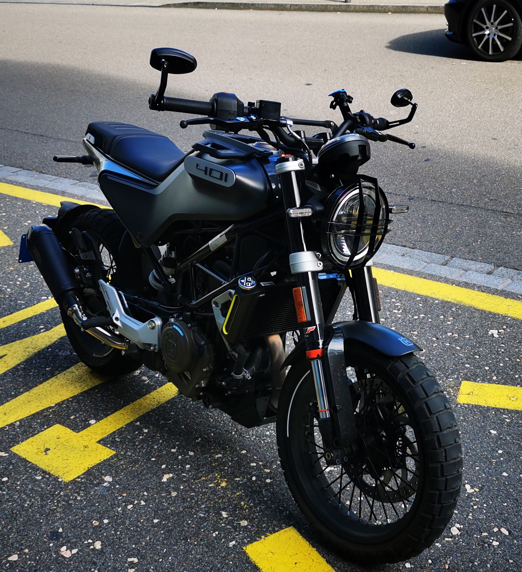 HUSQVARNA Scrambler