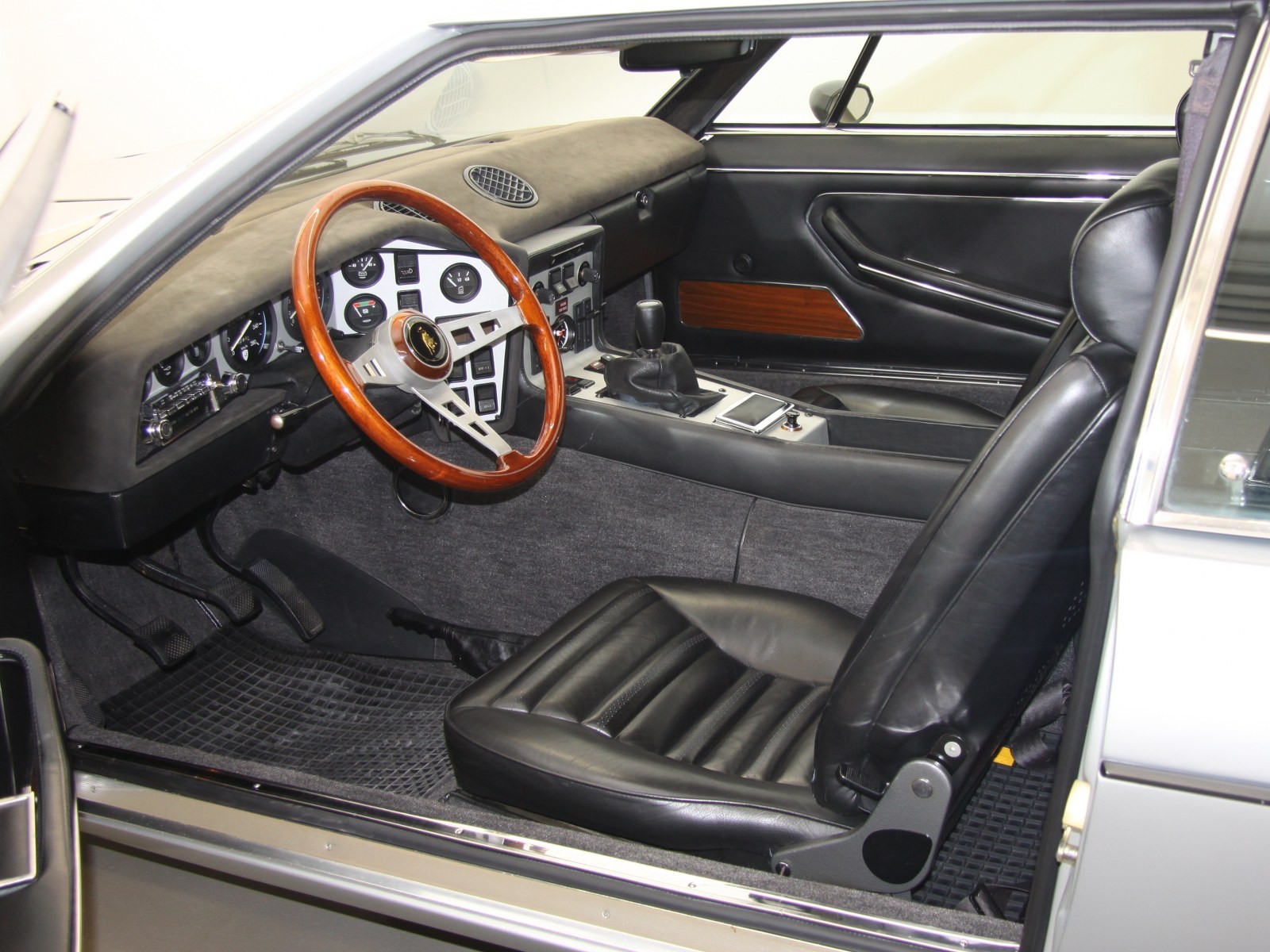 LAMBORGHINI ESPADA-image-11