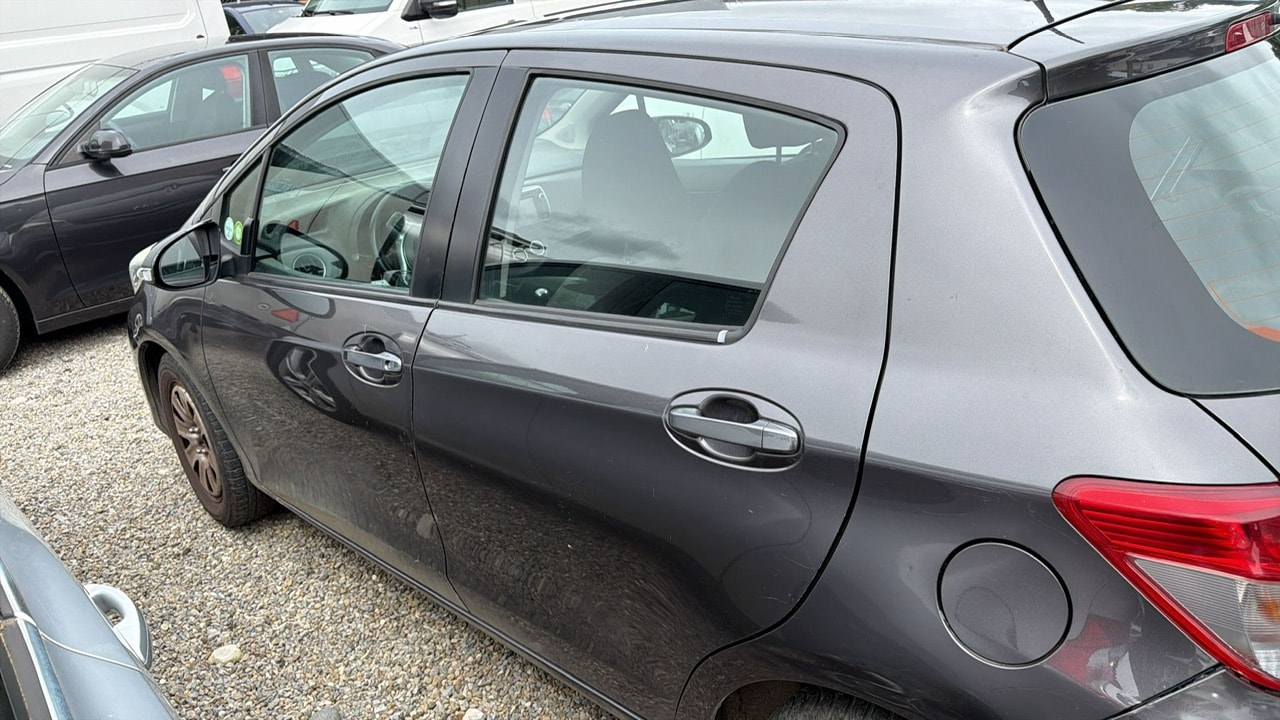 TOYOTA Yaris 1.33 Luna Multidrive-image-6