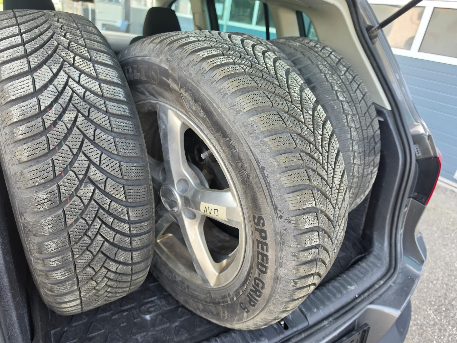 VW Tiguan 2.0 TDI BlueMotion Track&Field 4Motion-image-9