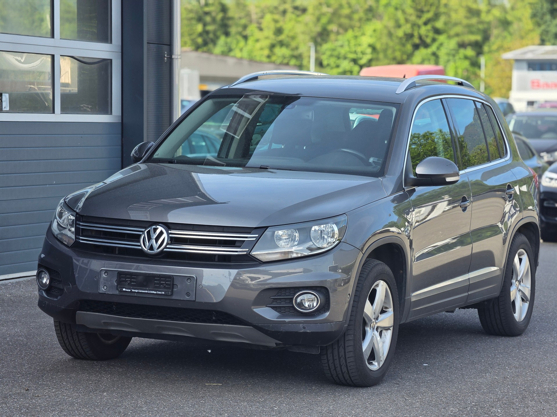 VW Tiguan 2.0 TDI BlueMotion Track&Field 4Motion-image-2