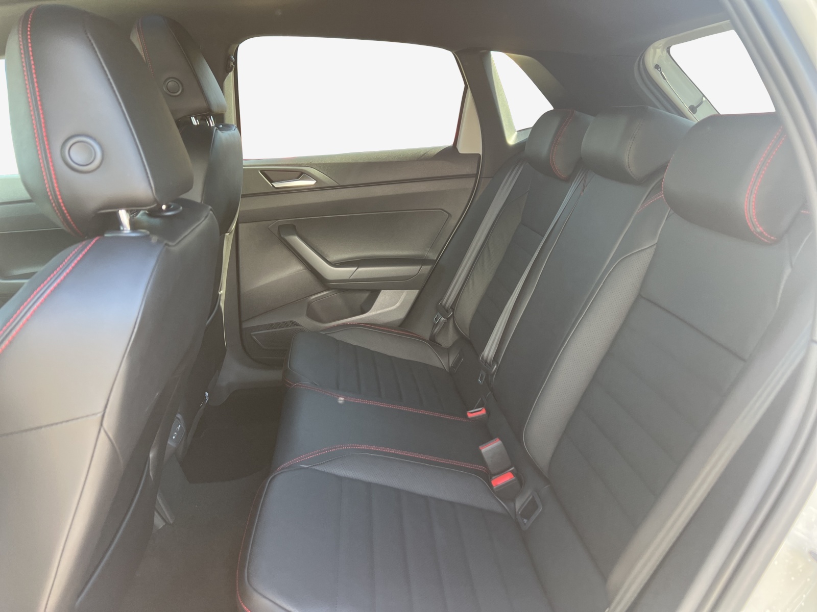 VW Polo 2.0 TSI GTI DSG-image-11
