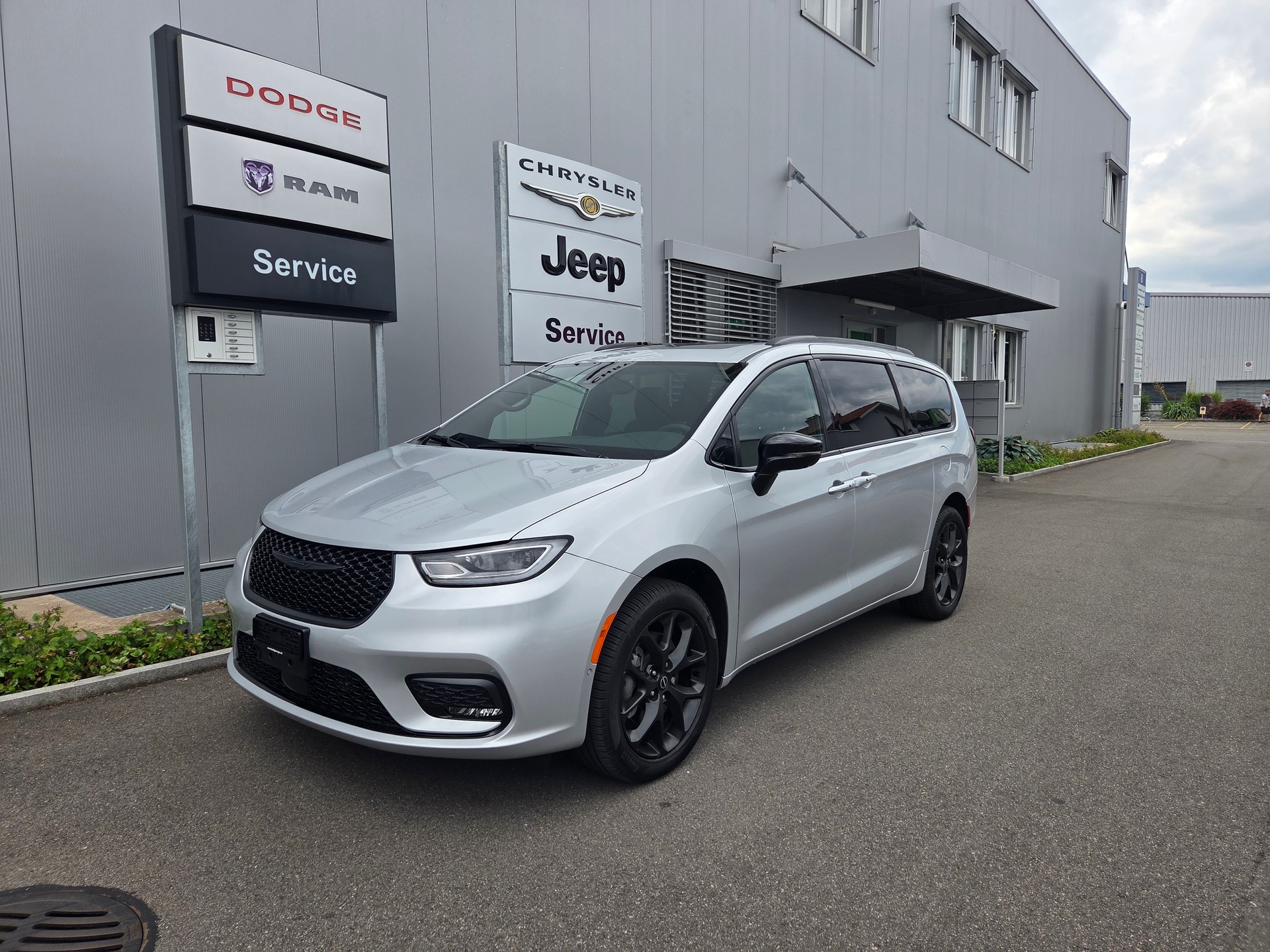 CHRYSLER Pacifica 3.6 V6 4x4 Limited S 291 PS / 7-Plätzer-image-1