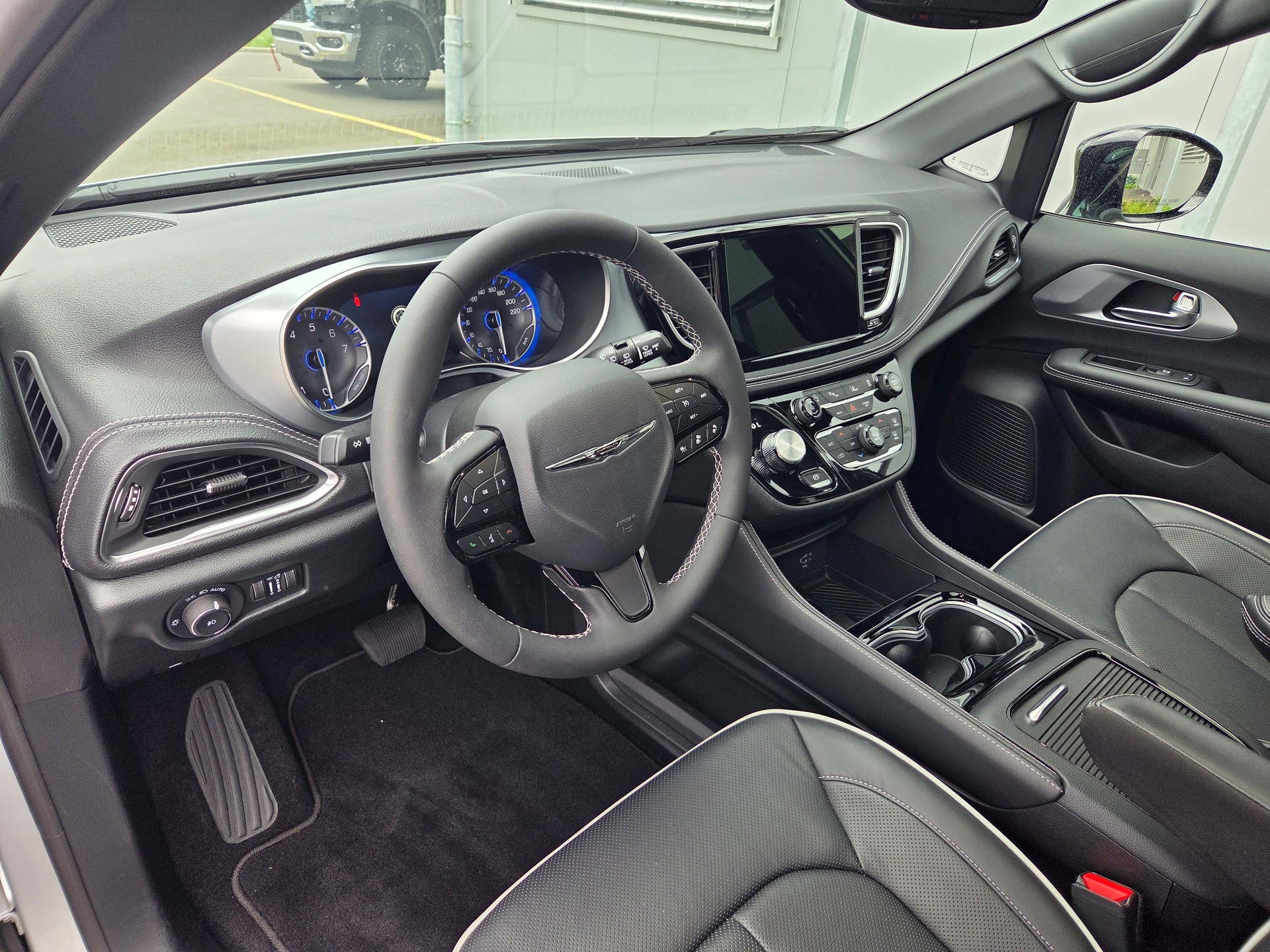 CHRYSLER Pacifica 3.6 V6 4x4 Limited S 291 PS / 7-Plätzer-image-5