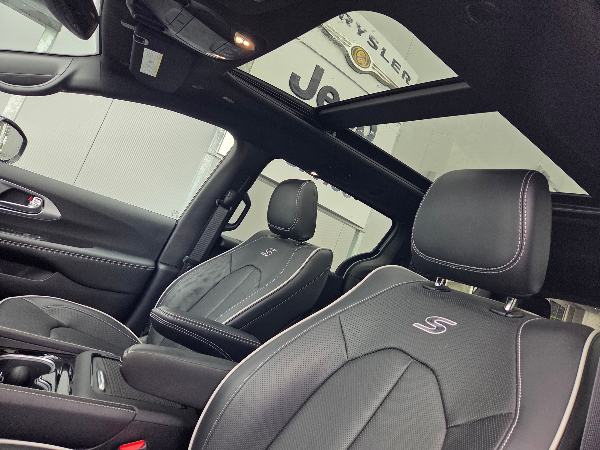 CHRYSLER Pacifica 3.6 V6 4x4 Limited S 291 PS / 7-Plätzer-image-7