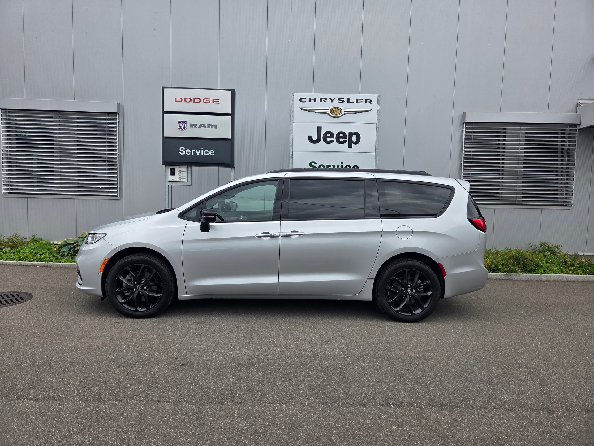 CHRYSLER Pacifica 3.6 V6 4x4 Limited S 291 PS / 7-Plätzer-image-0