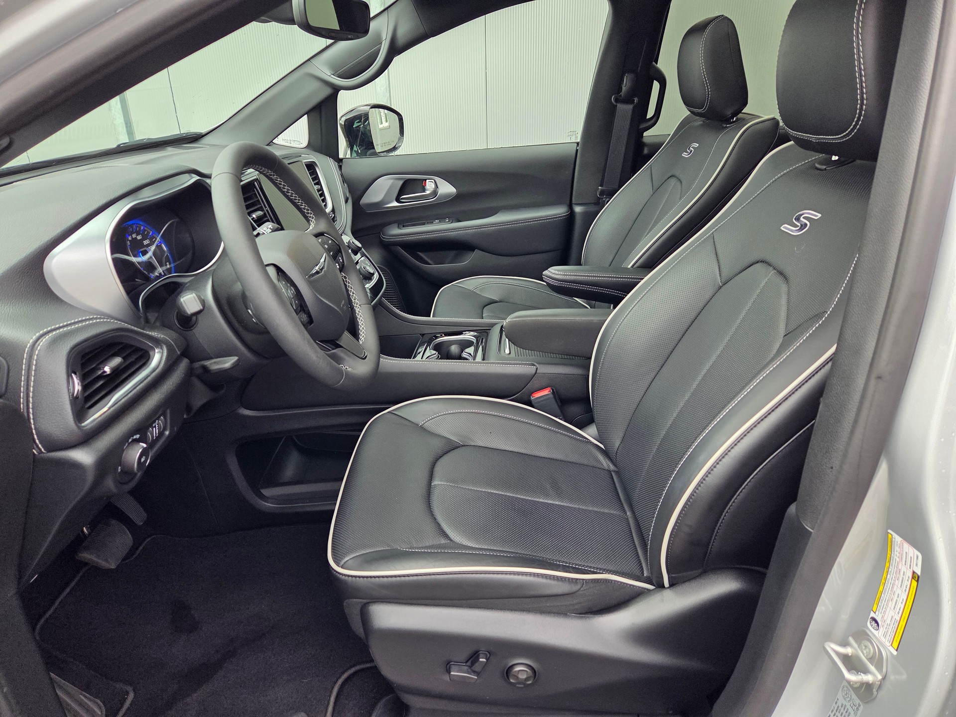 CHRYSLER Pacifica 3.6 V6 4x4 Limited S 291 PS / 7-Plätzer-image-4