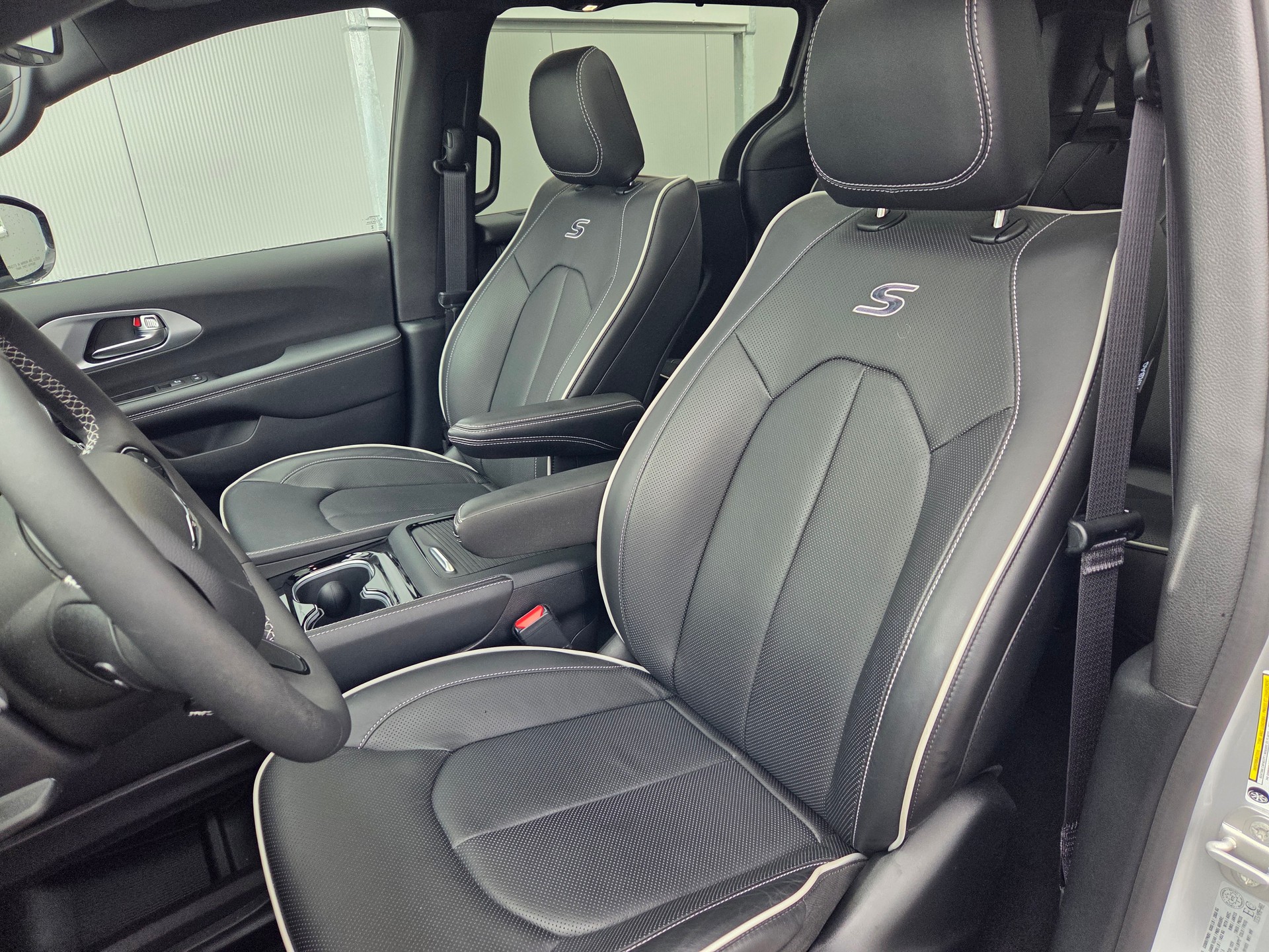 CHRYSLER Pacifica 3.6 V6 4x4 Limited S 291 PS / 7-Plätzer-image-6