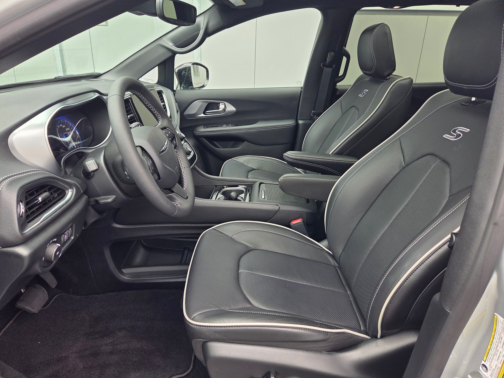 CHRYSLER Pacifica 3.6 V6 4x4 Limited S 291 PS / 7-Plätzer-image-4