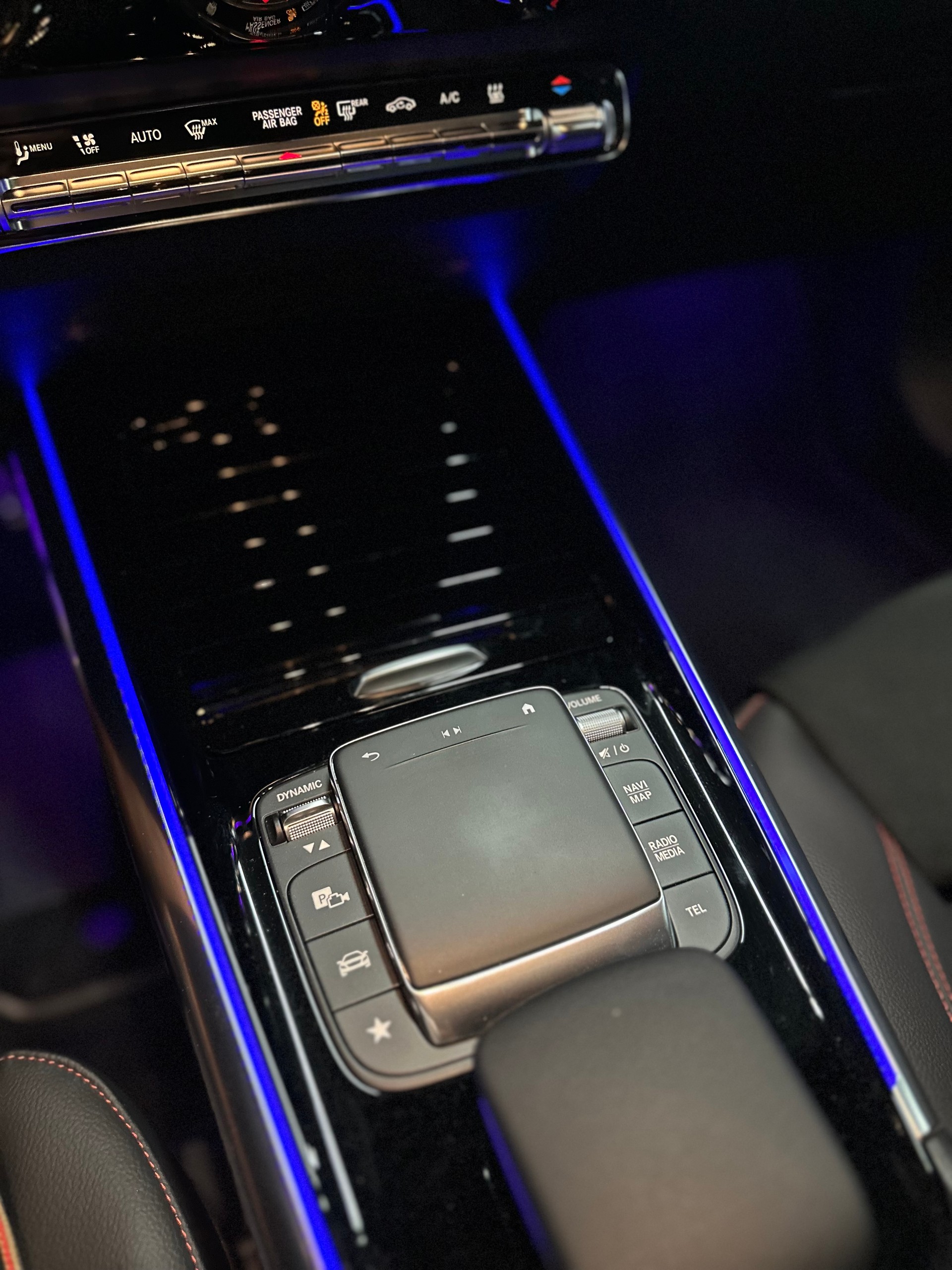 MERCEDES-BENZ EQA 350 AMG Line 4Matic**Leasing Übernahme Möglich**-image-10